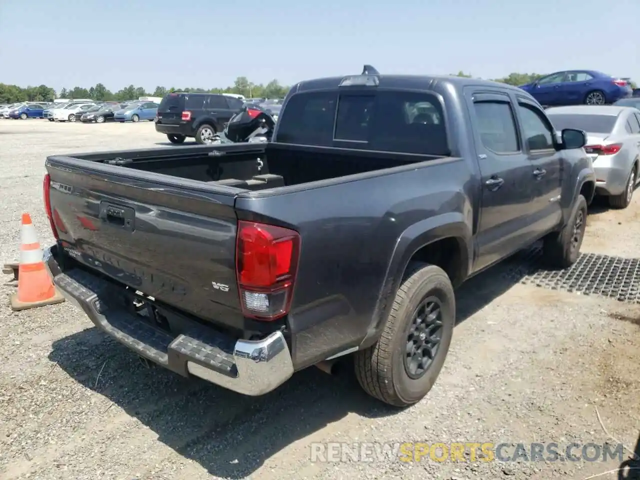 4 Photograph of a damaged car 3TMAZ5CN7LM130437 TOYOTA TACOMA 2020