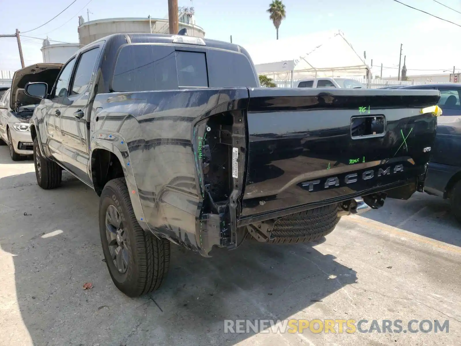 3 Photograph of a damaged car 3TMAZ5CN7LM130499 TOYOTA TACOMA 2020