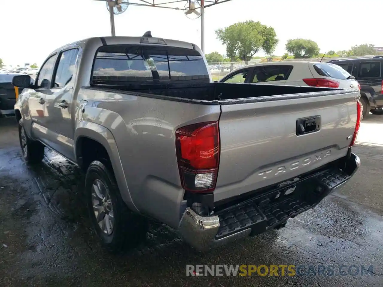 3 Photograph of a damaged car 3TMAZ5CN7LM130891 TOYOTA TACOMA 2020