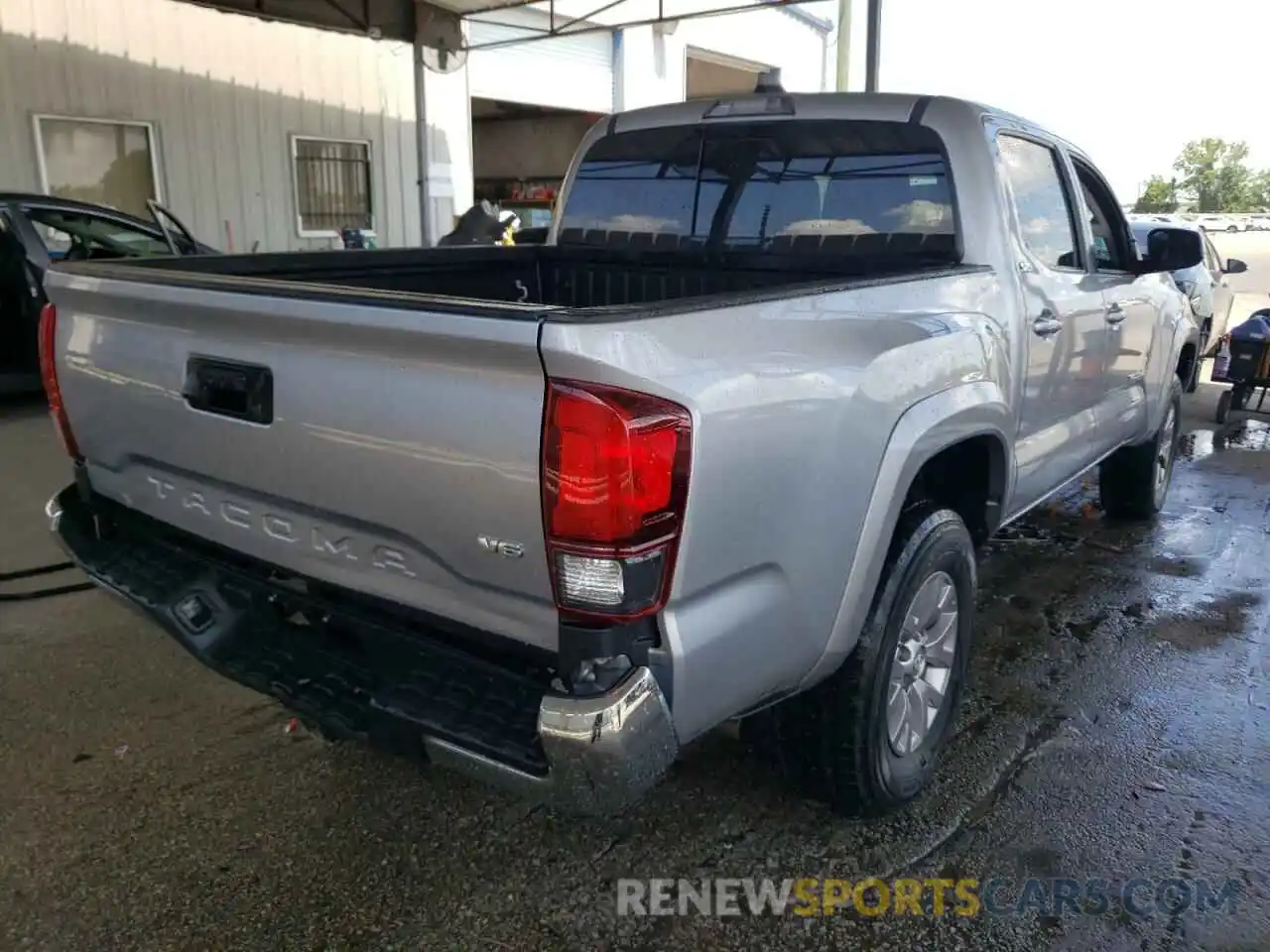 4 Photograph of a damaged car 3TMAZ5CN7LM130891 TOYOTA TACOMA 2020