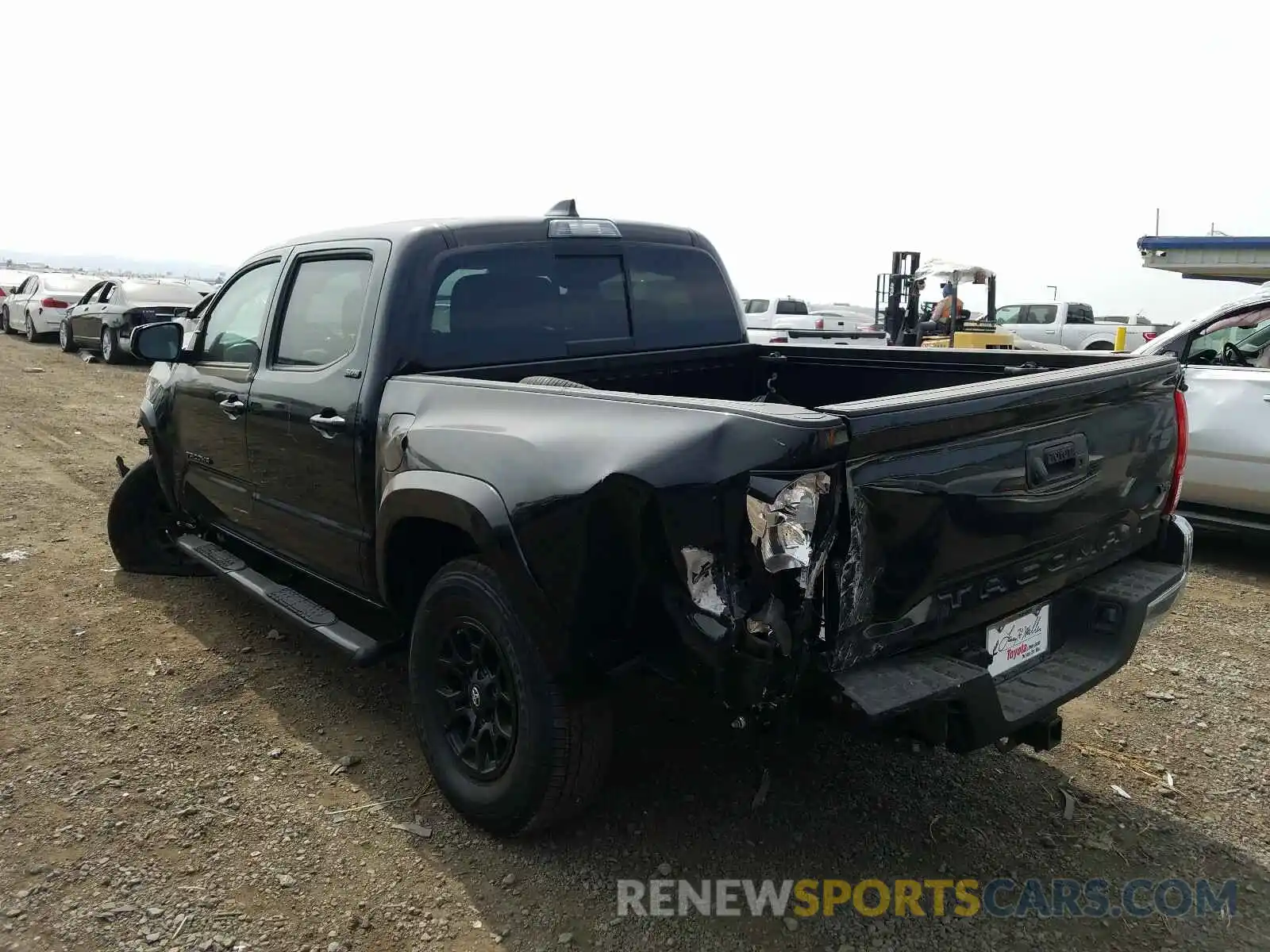 3 Photograph of a damaged car 3TMAZ5CN7LM132155 TOYOTA TACOMA 2020