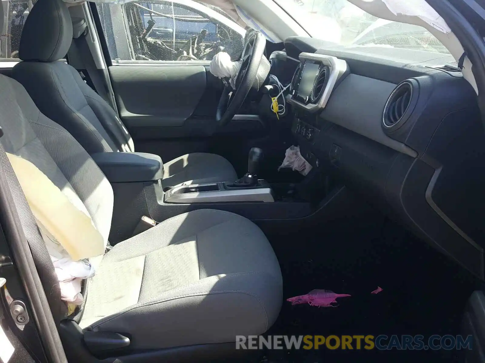 5 Photograph of a damaged car 3TMAZ5CN7LM132155 TOYOTA TACOMA 2020