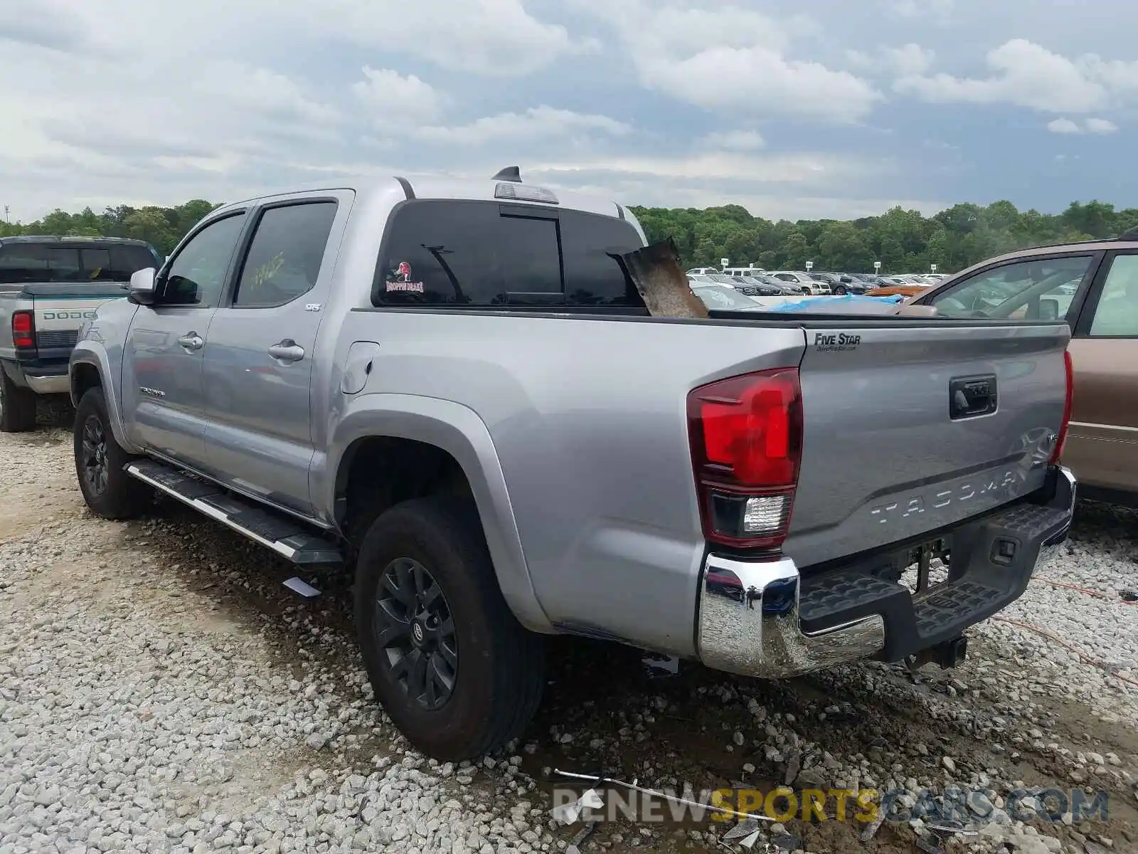 3 Photograph of a damaged car 3TMAZ5CN7LM132835 TOYOTA TACOMA 2020