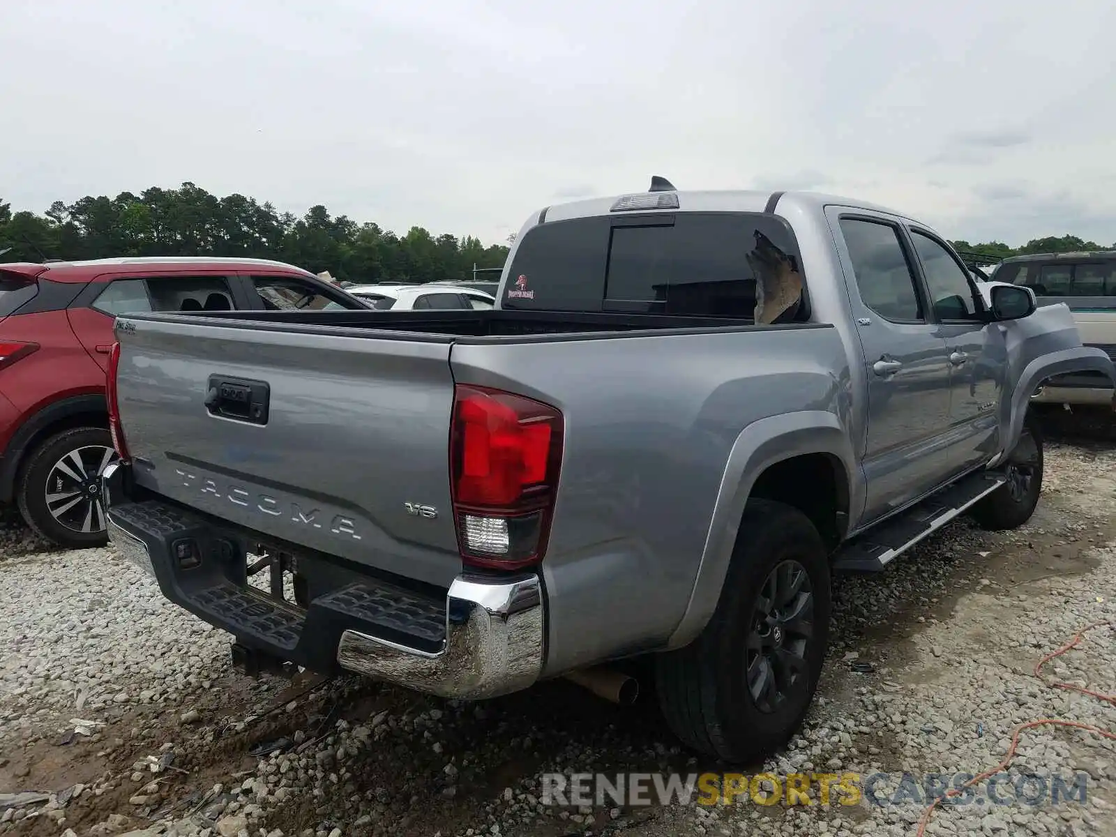 4 Photograph of a damaged car 3TMAZ5CN7LM132835 TOYOTA TACOMA 2020