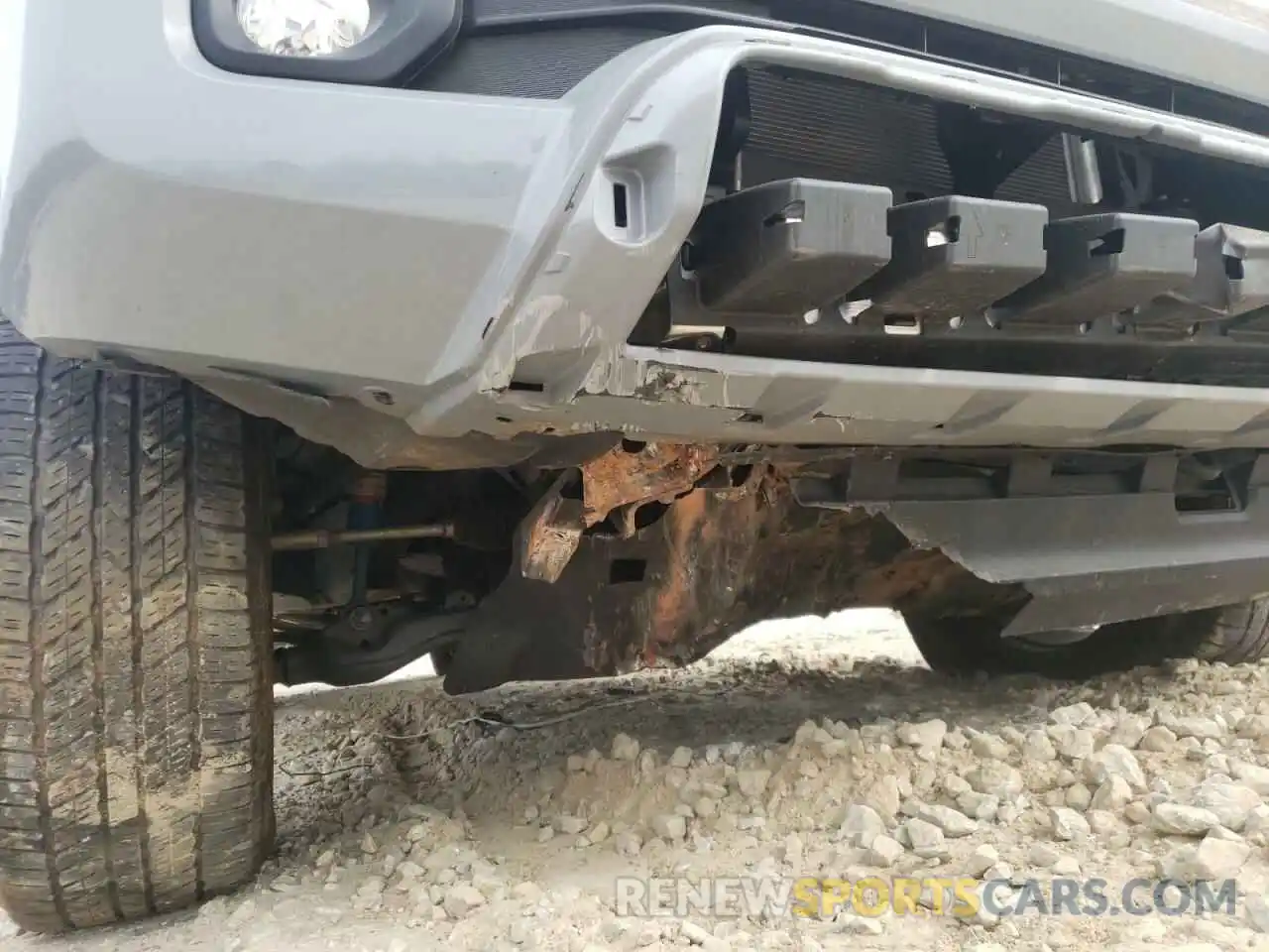 9 Photograph of a damaged car 3TMAZ5CN7LM133774 TOYOTA TACOMA 2020