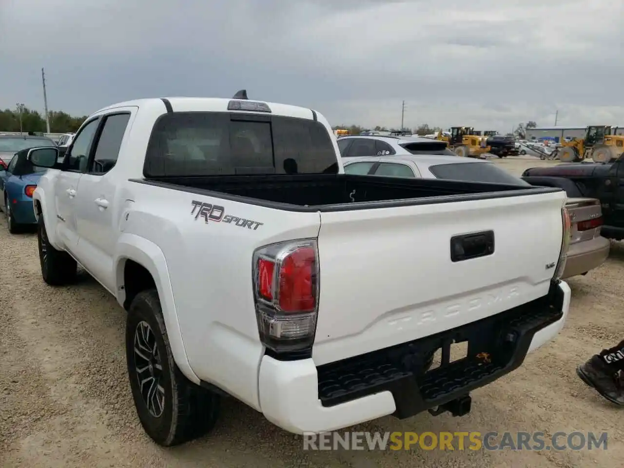 3 Photograph of a damaged car 3TMAZ5CN7LM134262 TOYOTA TACOMA 2020