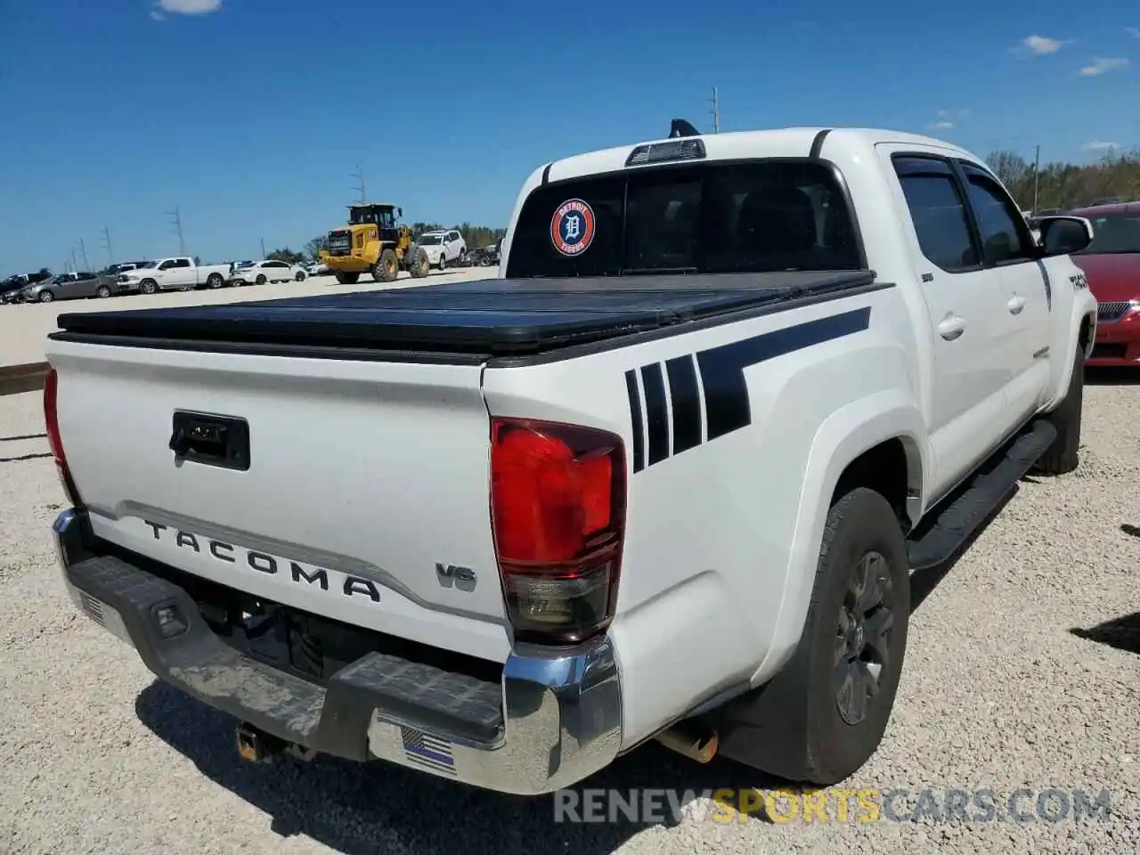 4 Photograph of a damaged car 3TMAZ5CN7LM134763 TOYOTA TACOMA 2020