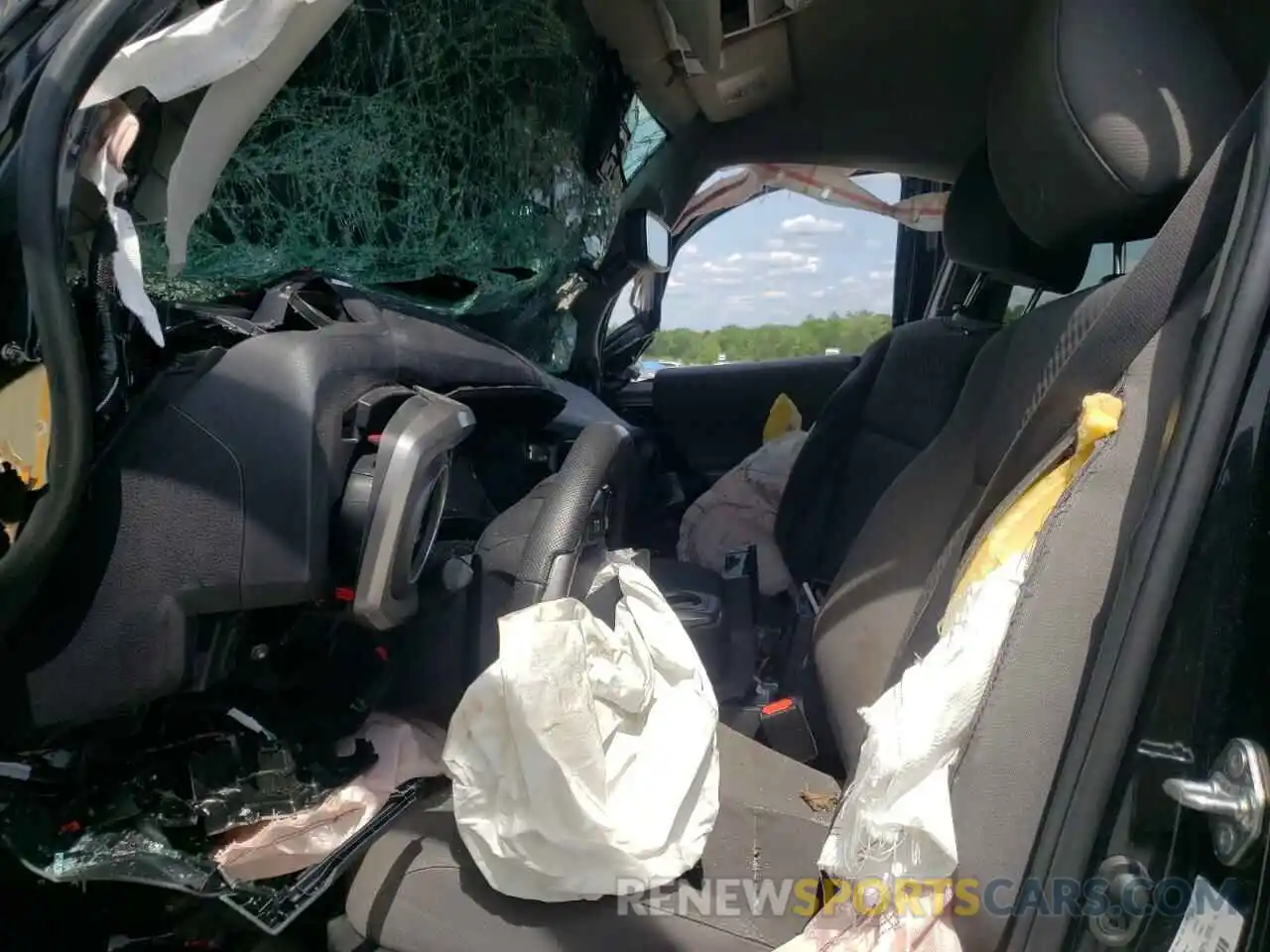 5 Photograph of a damaged car 3TMAZ5CN7LM134858 TOYOTA TACOMA 2020