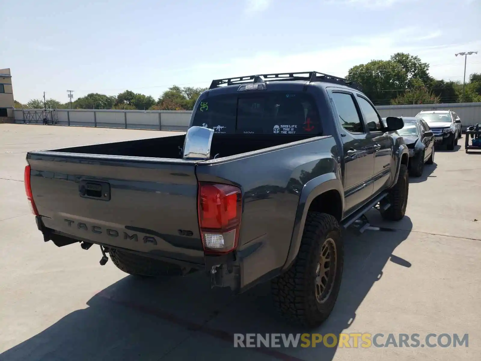 4 Photograph of a damaged car 3TMAZ5CN7LM137775 TOYOTA TACOMA 2020