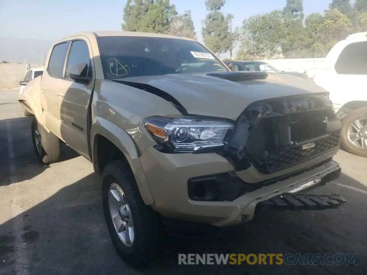 1 Photograph of a damaged car 3TMAZ5CN7LM137887 TOYOTA TACOMA 2020