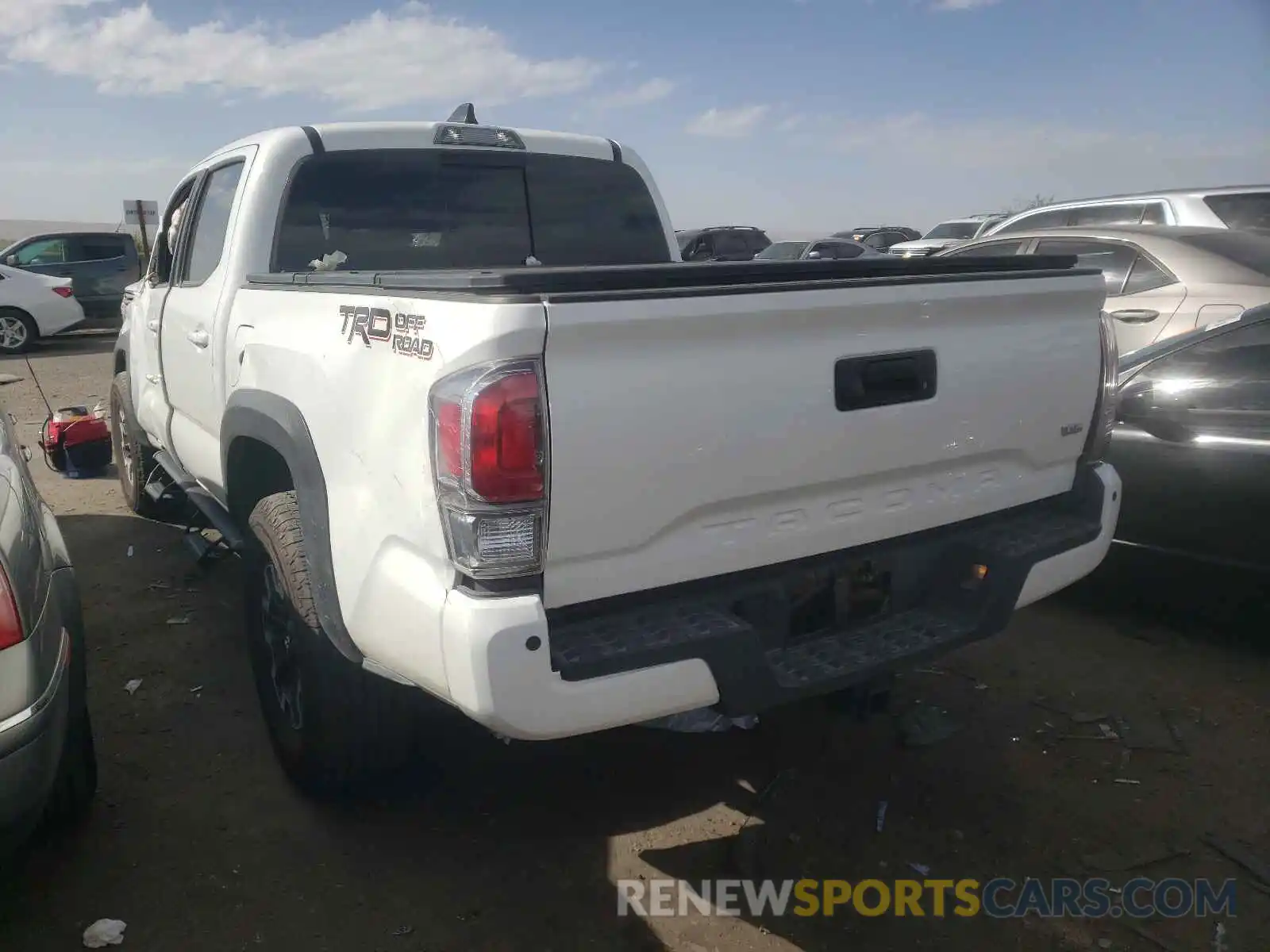 3 Photograph of a damaged car 3TMAZ5CN7LM138179 TOYOTA TACOMA 2020