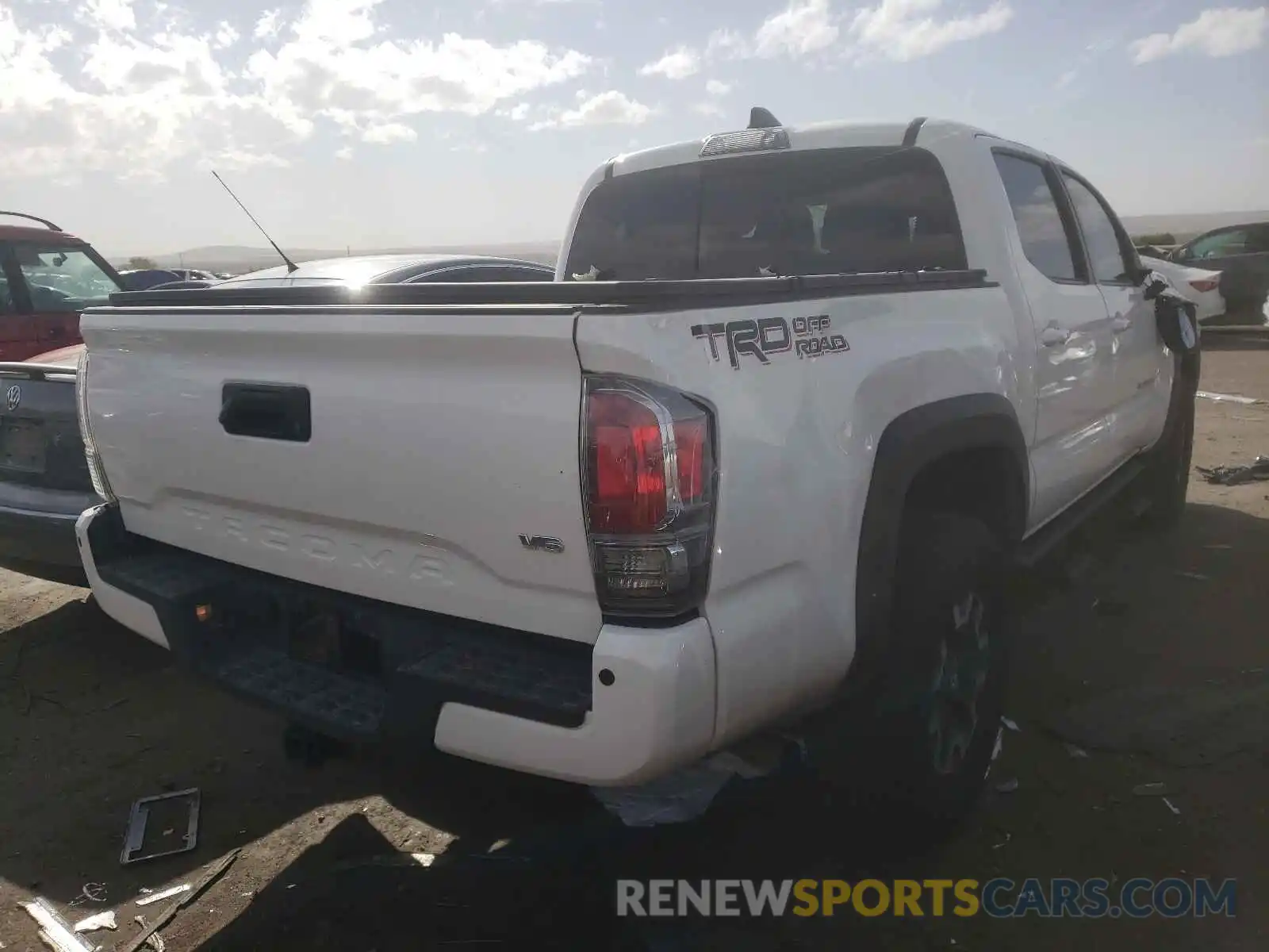 4 Photograph of a damaged car 3TMAZ5CN7LM138179 TOYOTA TACOMA 2020