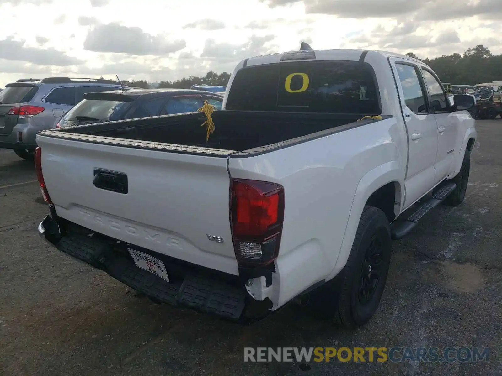 4 Photograph of a damaged car 3TMAZ5CN7LM138960 TOYOTA TACOMA 2020