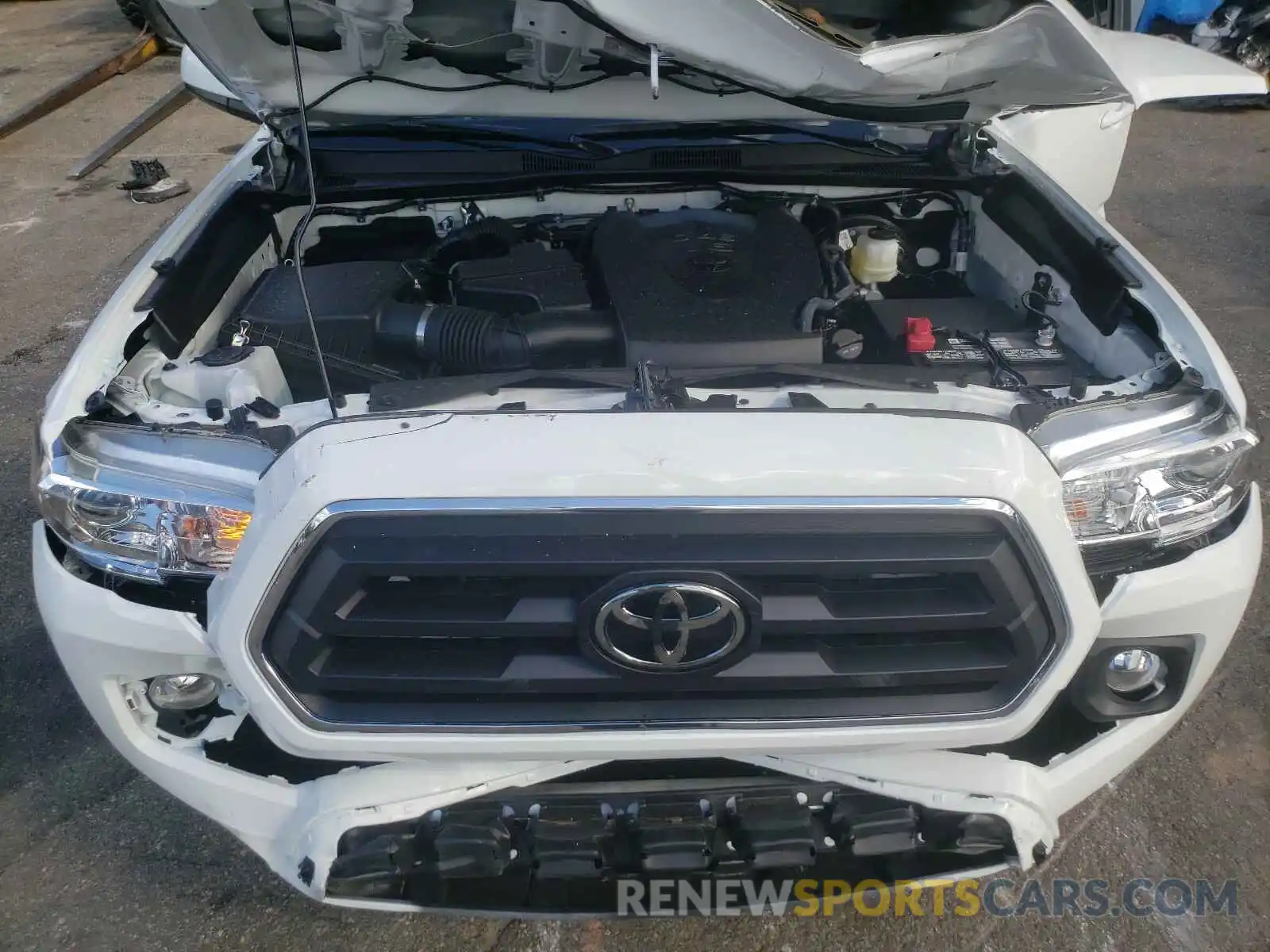 7 Photograph of a damaged car 3TMAZ5CN7LM138960 TOYOTA TACOMA 2020