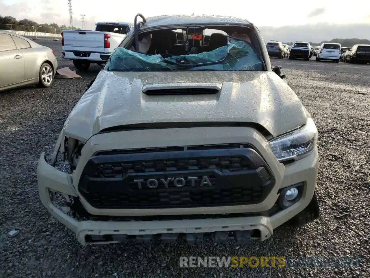 5 Photograph of a damaged car 3TMAZ5CN8LM117065 TOYOTA TACOMA 2020