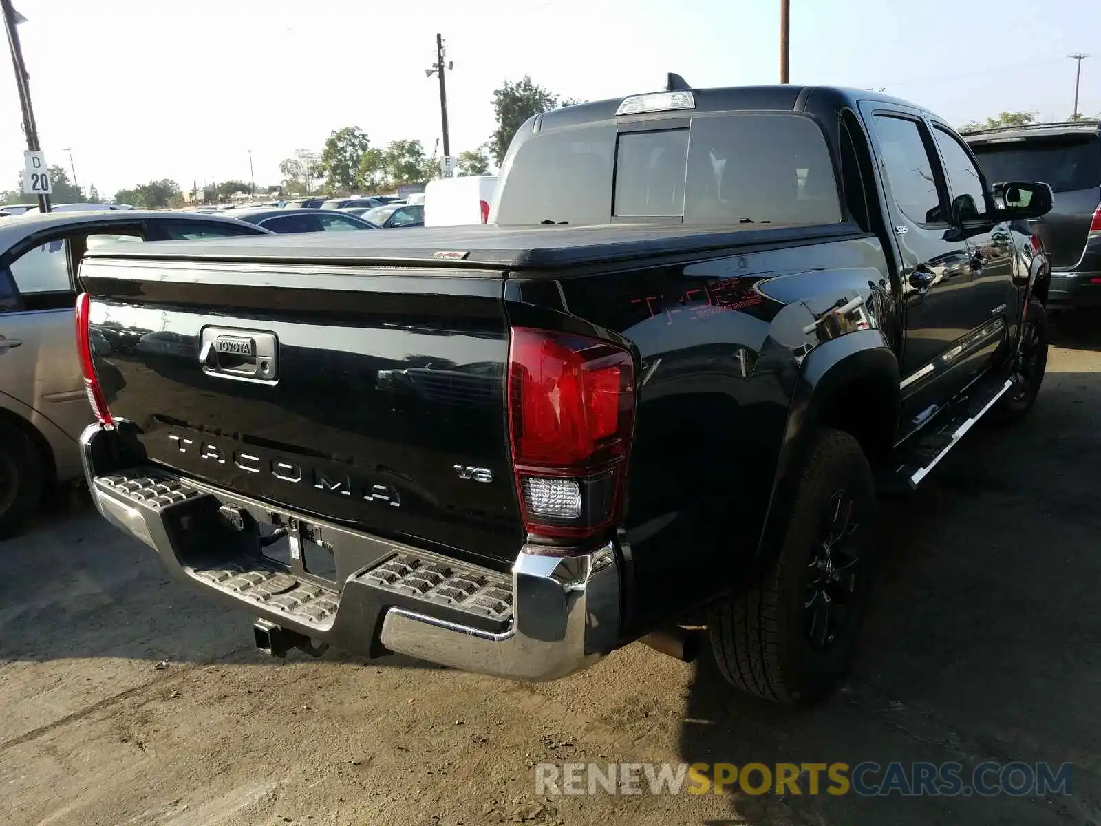 4 Photograph of a damaged car 3TMAZ5CN8LM118863 TOYOTA TACOMA 2020