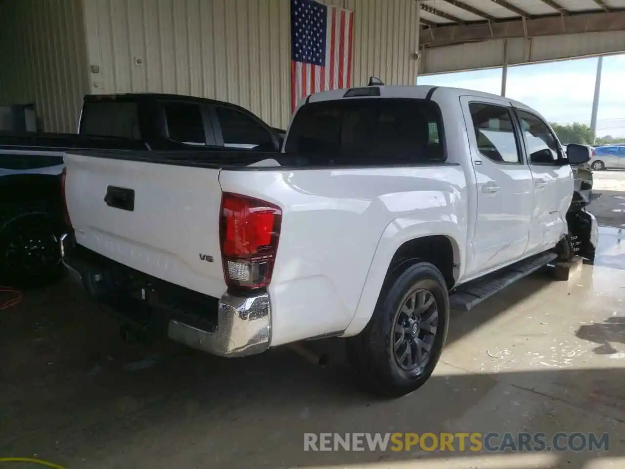 4 Photograph of a damaged car 3TMAZ5CN8LM120354 TOYOTA TACOMA 2020