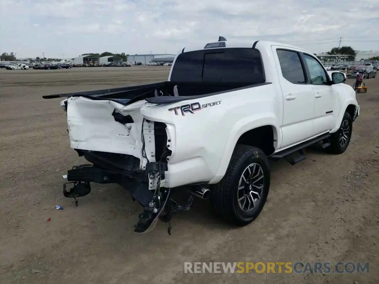 4 Photograph of a damaged car 3TMAZ5CN8LM125263 TOYOTA TACOMA 2020