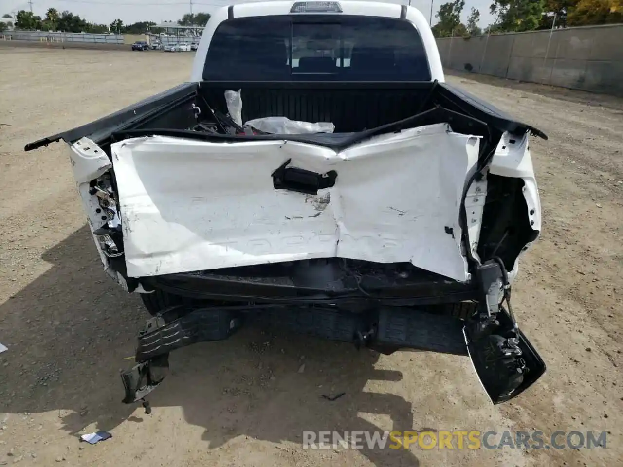 9 Photograph of a damaged car 3TMAZ5CN8LM125263 TOYOTA TACOMA 2020