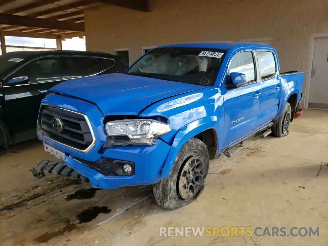 2 Photograph of a damaged car 3TMAZ5CN8LM125537 TOYOTA TACOMA 2020