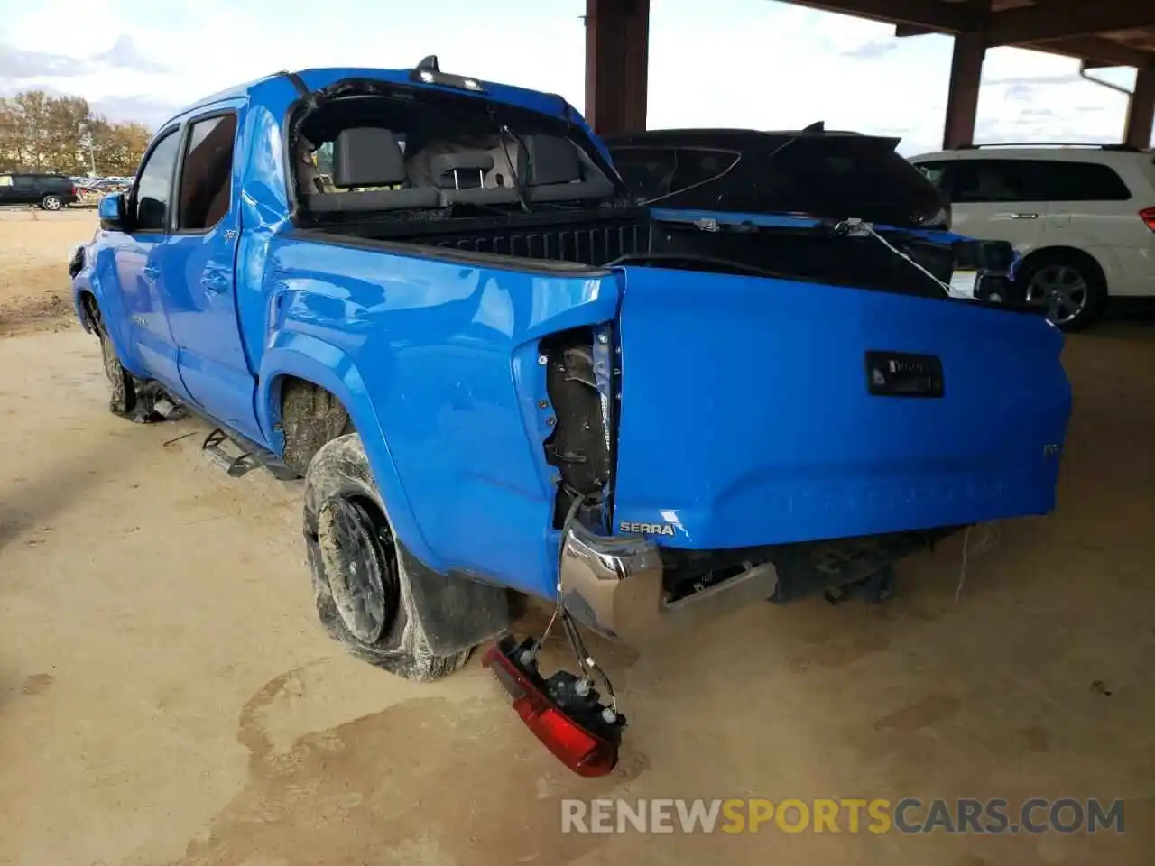 3 Photograph of a damaged car 3TMAZ5CN8LM125537 TOYOTA TACOMA 2020