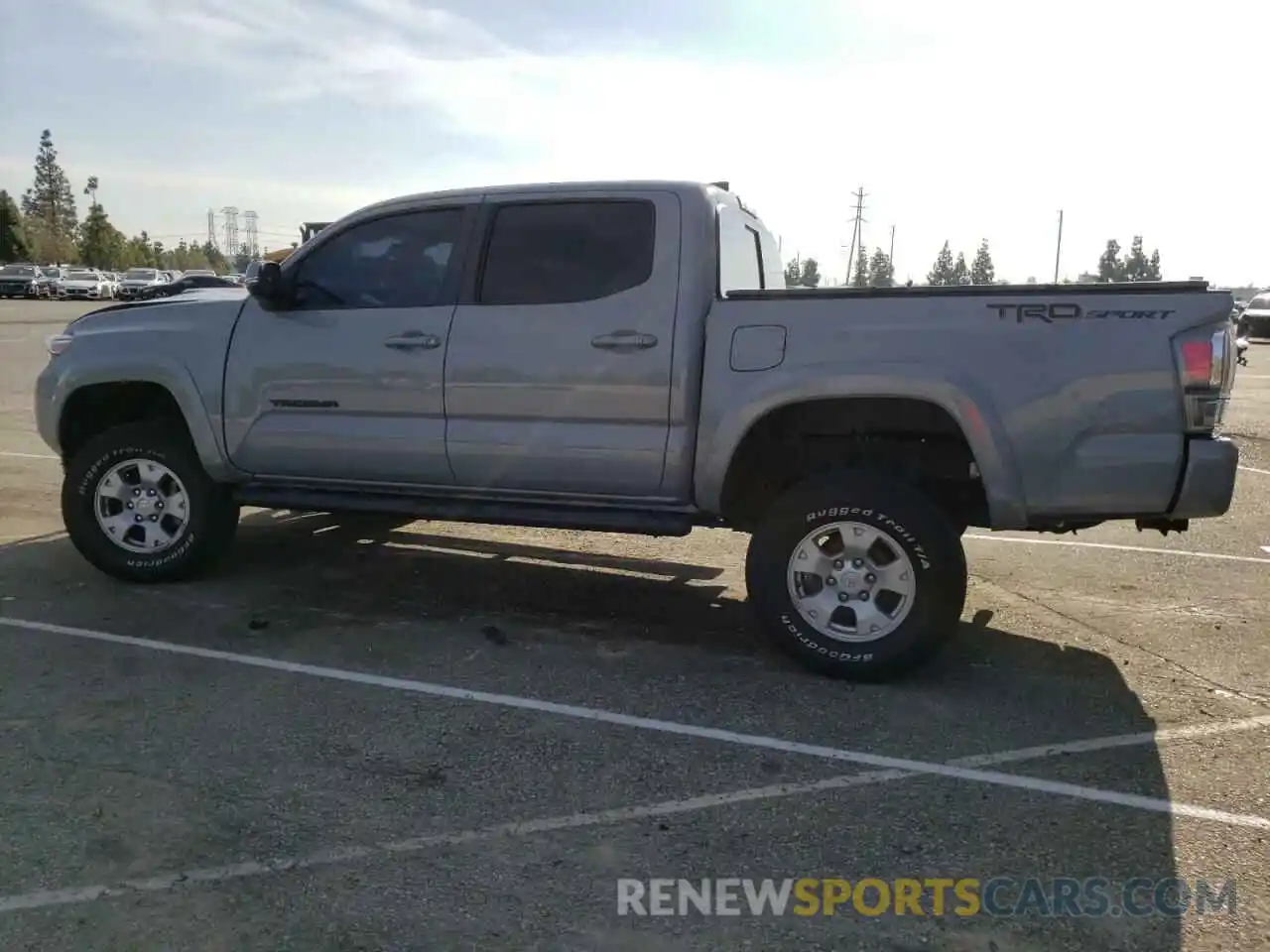 2 Photograph of a damaged car 3TMAZ5CN8LM125991 TOYOTA TACOMA 2020