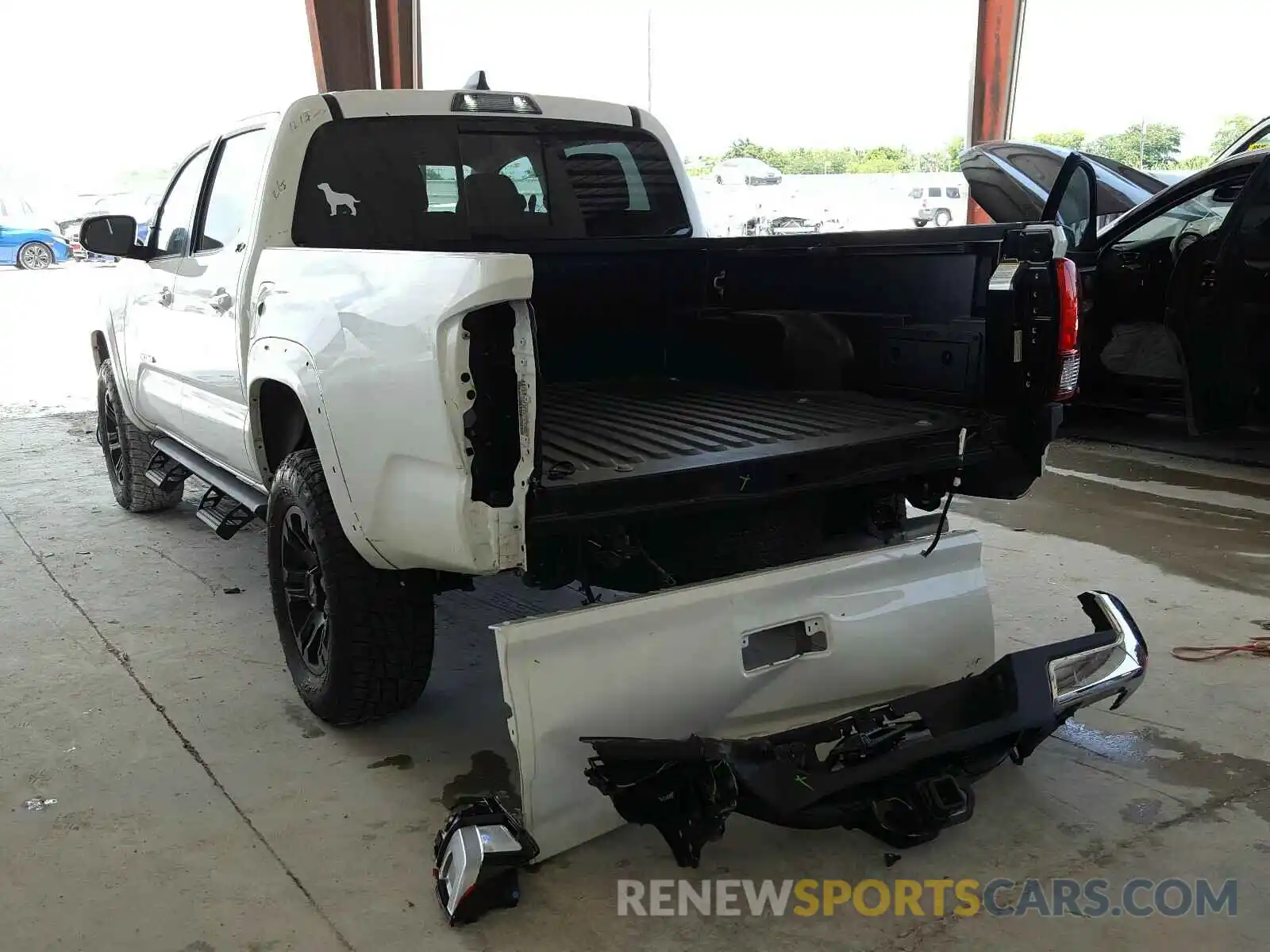 3 Photograph of a damaged car 3TMAZ5CN8LM127465 TOYOTA TACOMA 2020