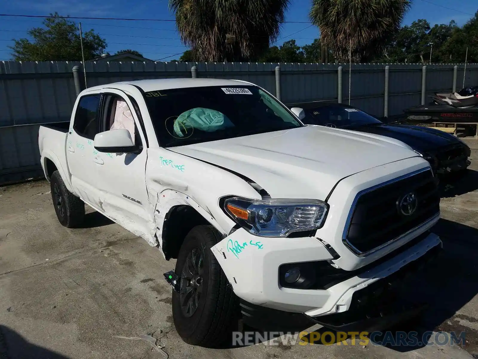 1 Photograph of a damaged car 3TMAZ5CN8LM130611 TOYOTA TACOMA 2020