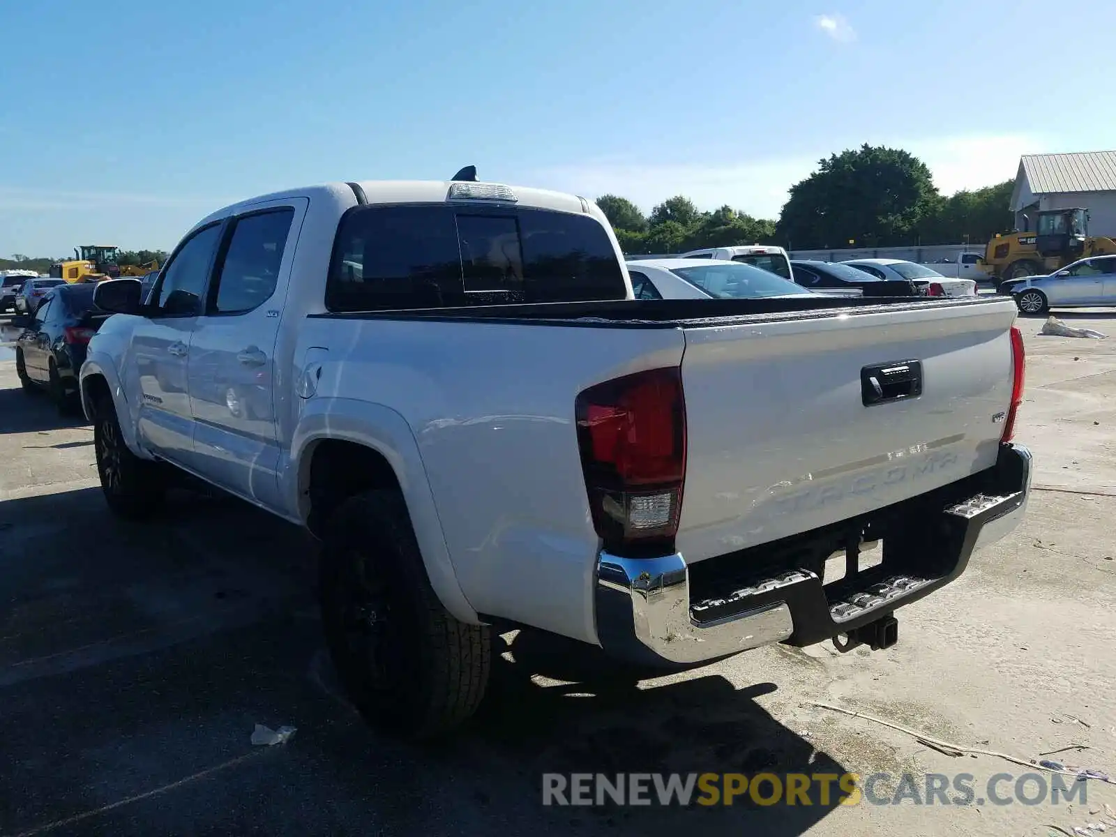 3 Photograph of a damaged car 3TMAZ5CN8LM130611 TOYOTA TACOMA 2020