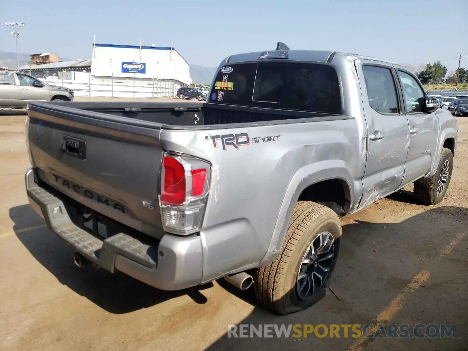 4 Photograph of a damaged car 3TMAZ5CN8LM131712 TOYOTA TACOMA 2020