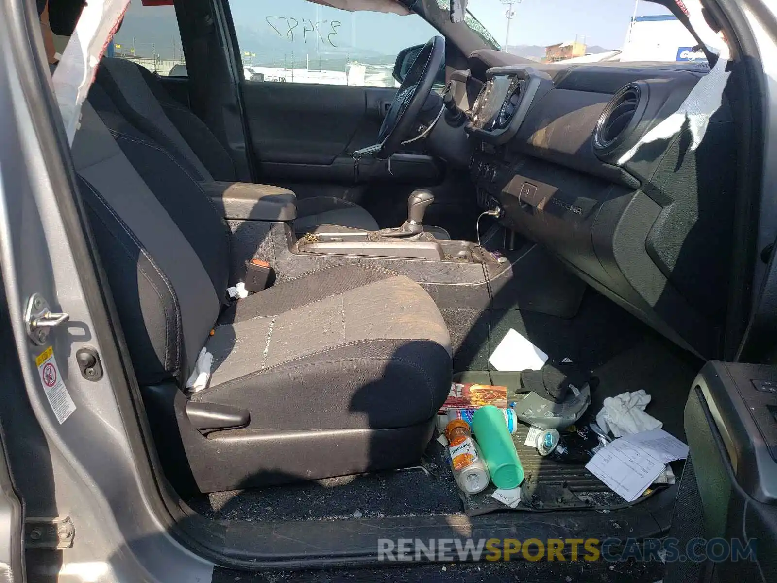 5 Photograph of a damaged car 3TMAZ5CN8LM131712 TOYOTA TACOMA 2020