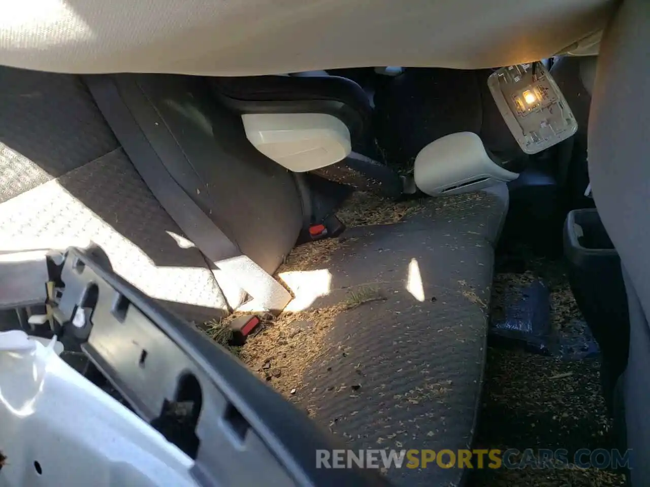 6 Photograph of a damaged car 3TMAZ5CN8LM133363 TOYOTA TACOMA 2020