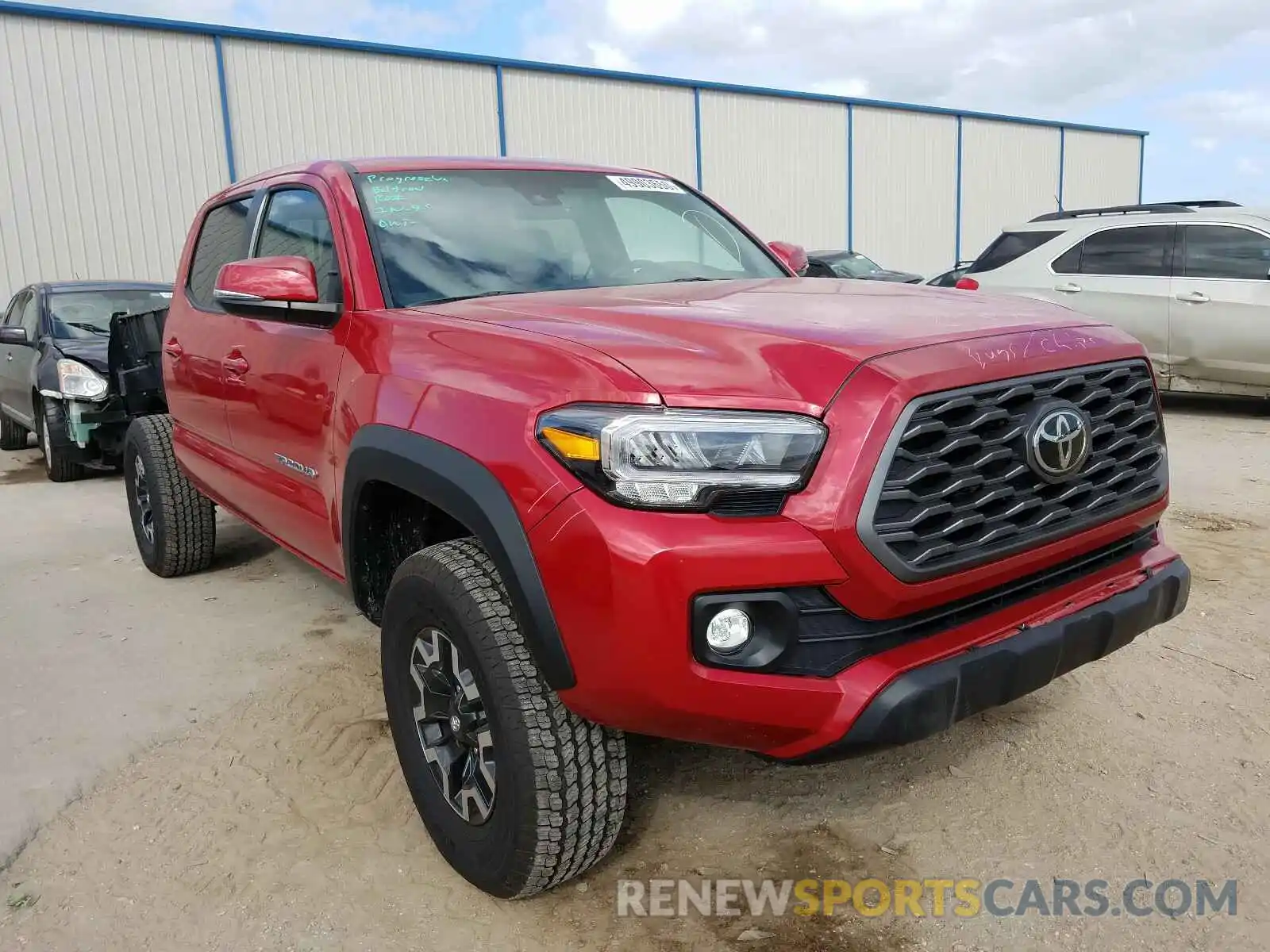 1 Photograph of a damaged car 3TMAZ5CN8LM133606 TOYOTA TACOMA 2020