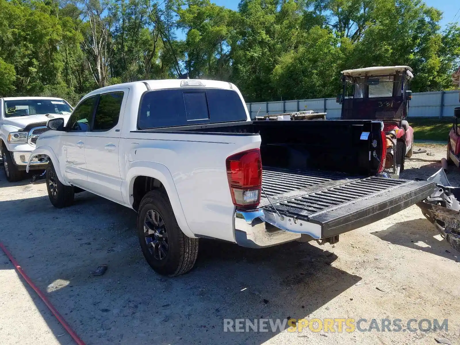 3 Photograph of a damaged car 3TMAZ5CN9LM118080 TOYOTA TACOMA 2020