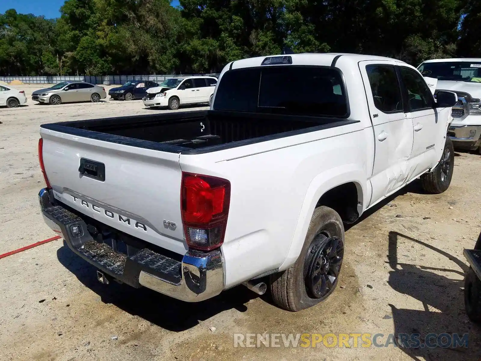 4 Photograph of a damaged car 3TMAZ5CN9LM118080 TOYOTA TACOMA 2020