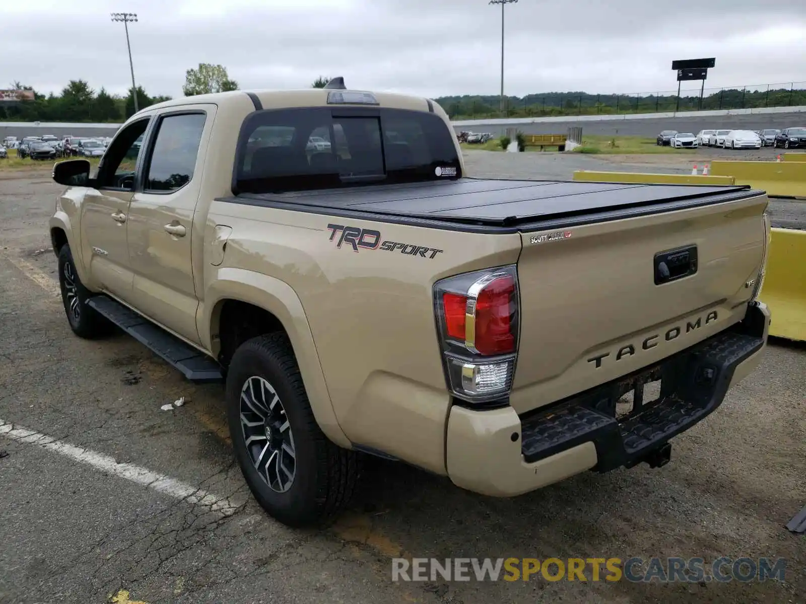 3 Photograph of a damaged car 3TMAZ5CN9LM121223 TOYOTA TACOMA 2020