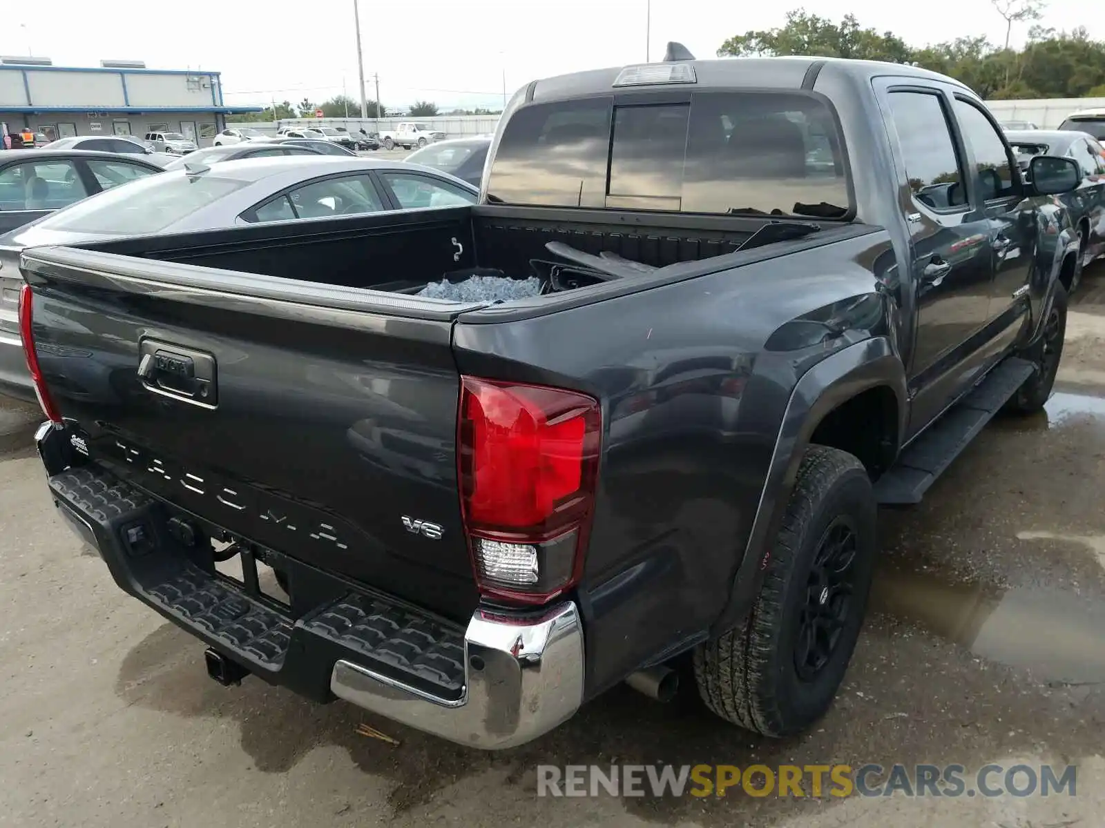 4 Photograph of a damaged car 3TMAZ5CN9LM121478 TOYOTA TACOMA 2020