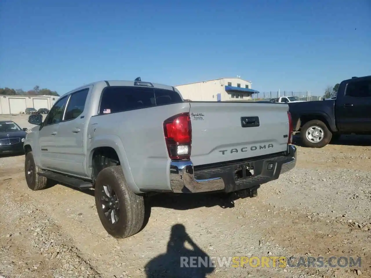 3 Photograph of a damaged car 3TMAZ5CN9LM124476 TOYOTA TACOMA 2020