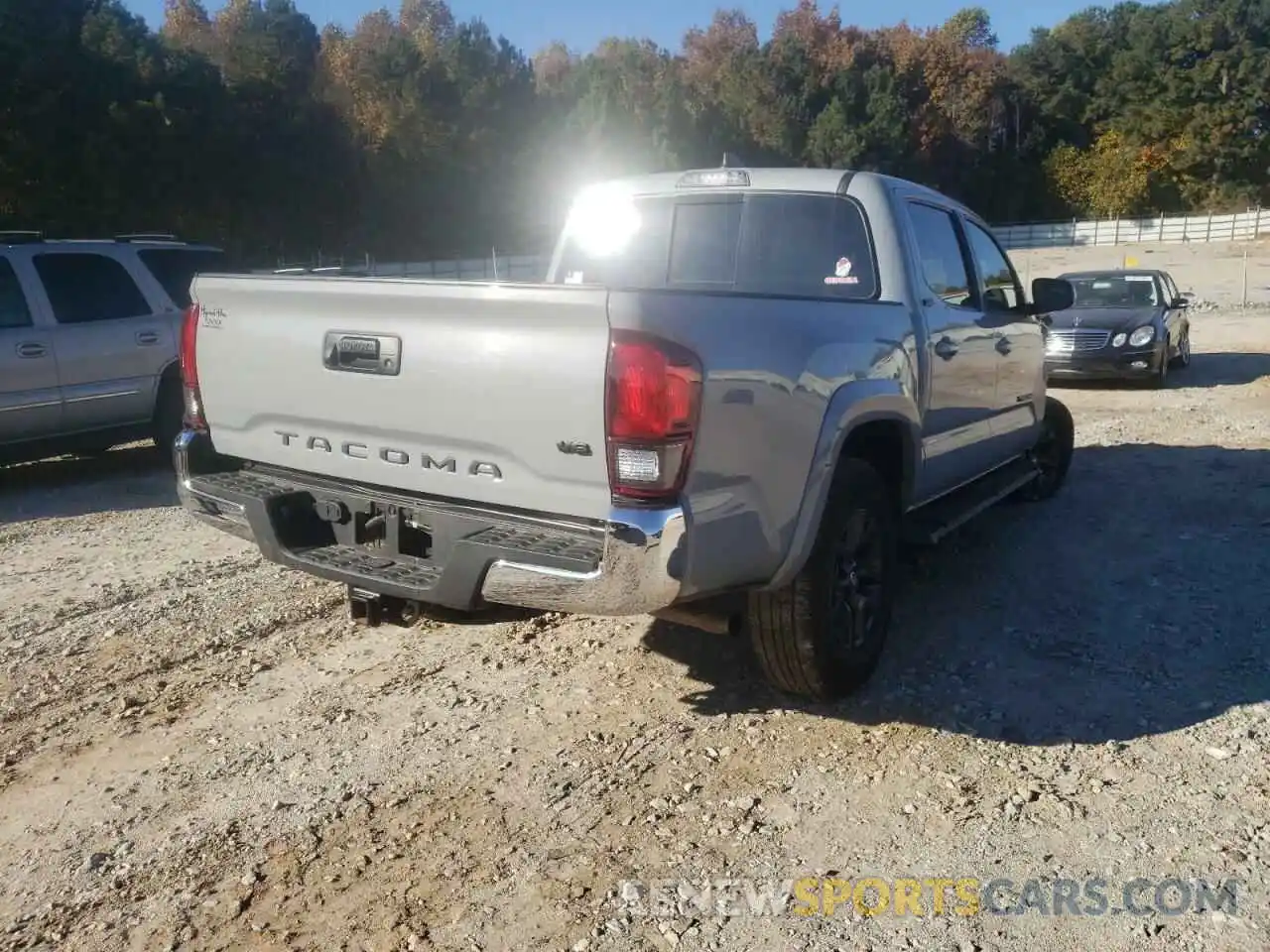 4 Photograph of a damaged car 3TMAZ5CN9LM124476 TOYOTA TACOMA 2020