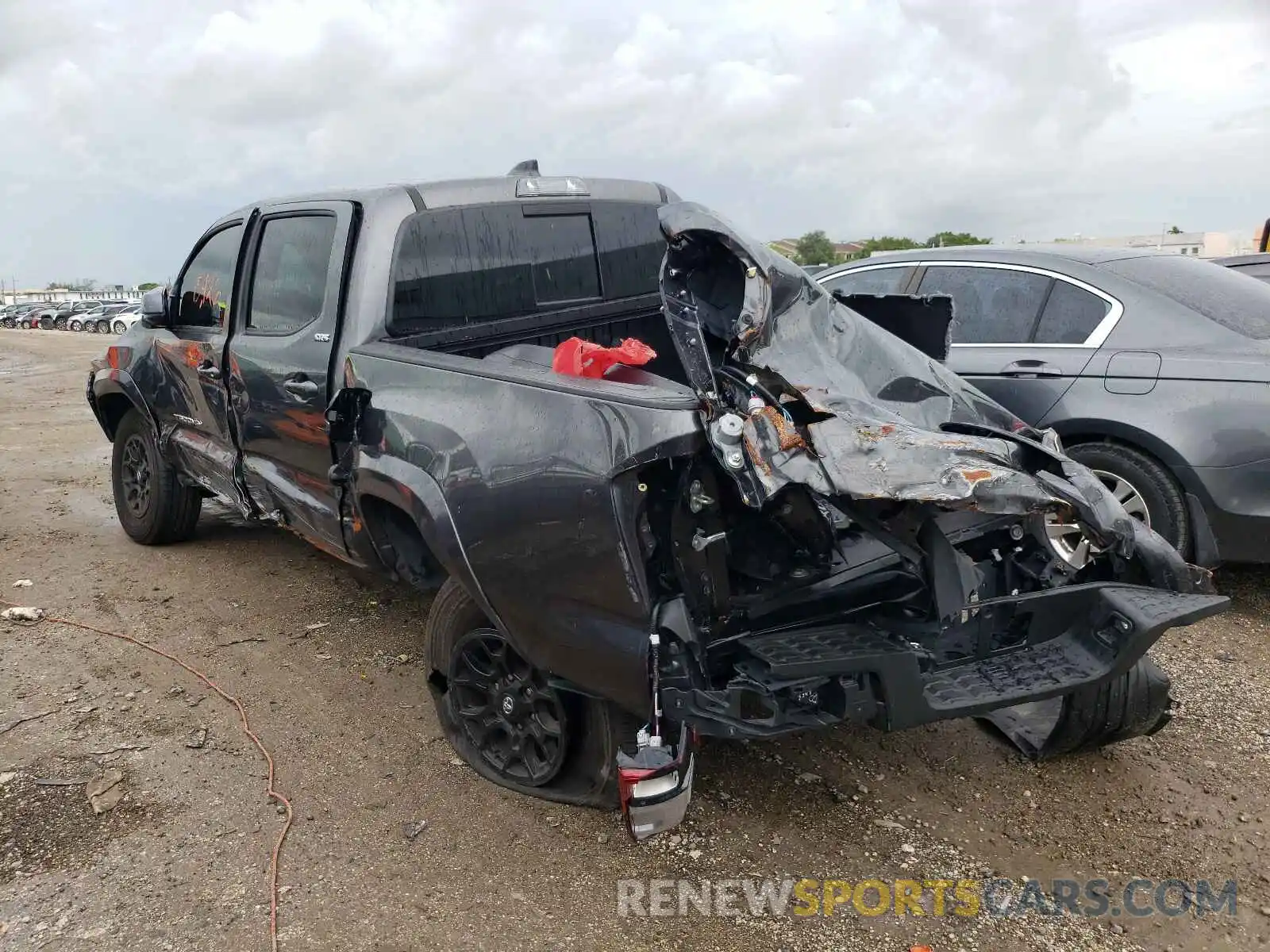 3 Photograph of a damaged car 3TMAZ5CN9LM127037 TOYOTA TACOMA 2020