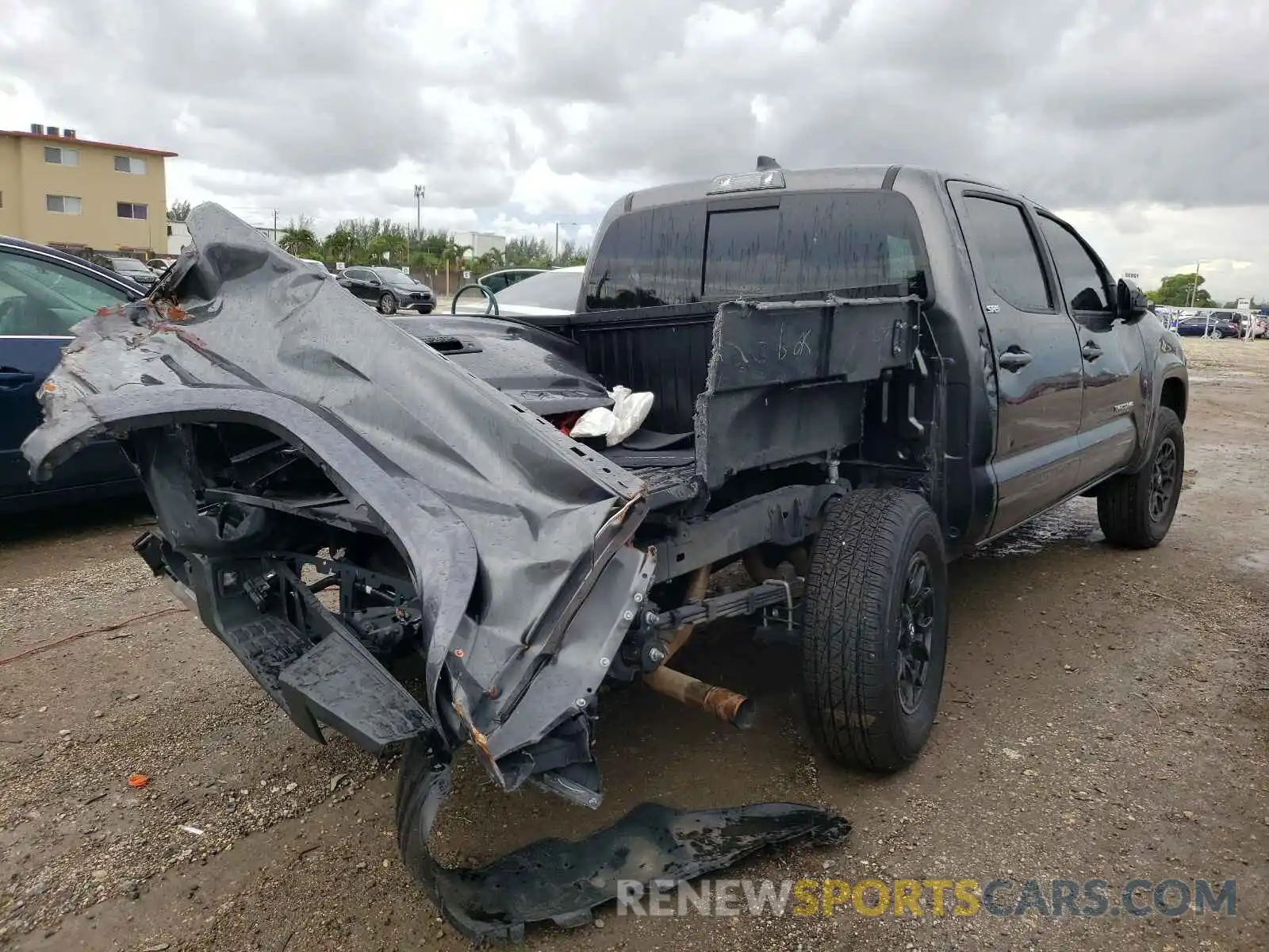 4 Photograph of a damaged car 3TMAZ5CN9LM127037 TOYOTA TACOMA 2020