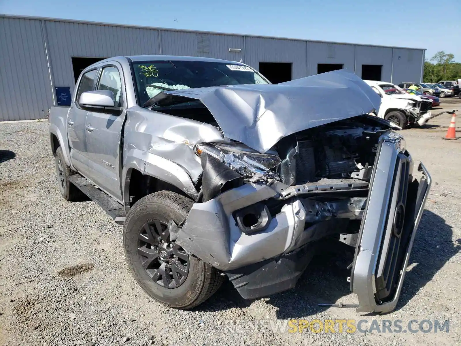 1 Photograph of a damaged car 3TMAZ5CN9LM131380 TOYOTA TACOMA 2020