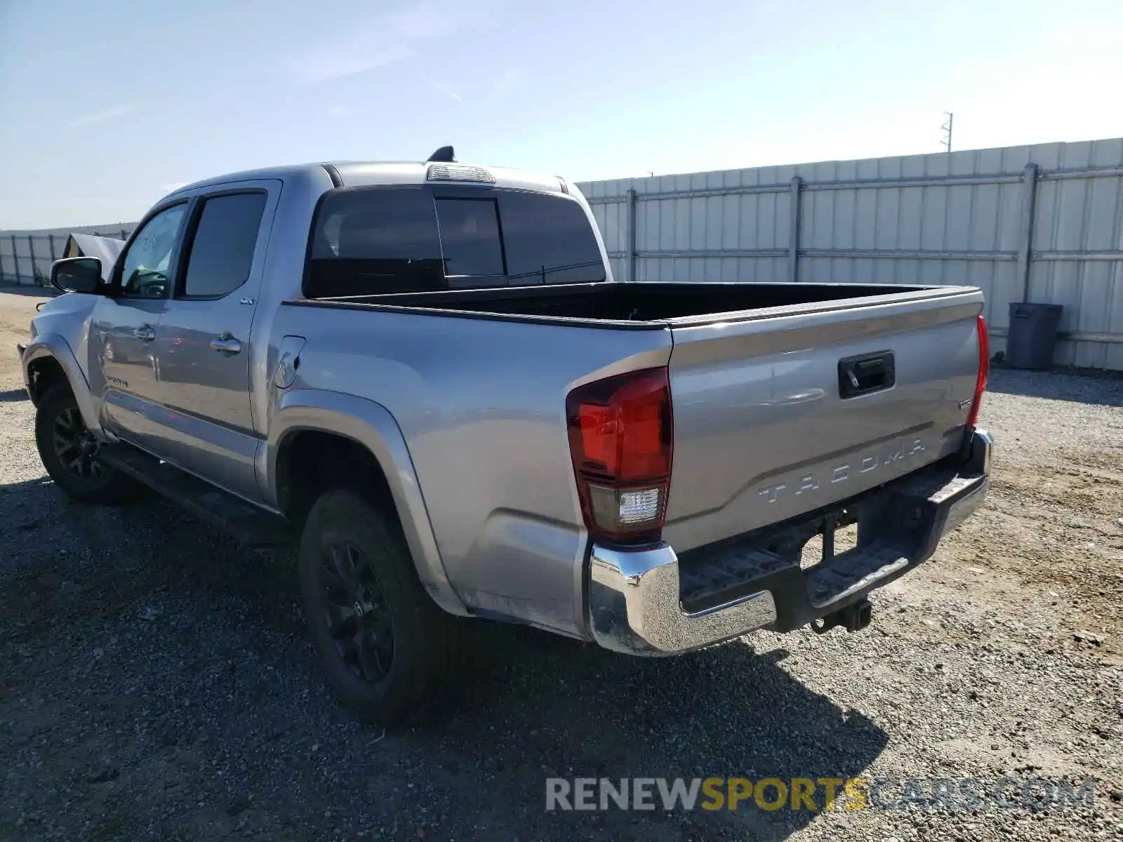 3 Photograph of a damaged car 3TMAZ5CN9LM131380 TOYOTA TACOMA 2020