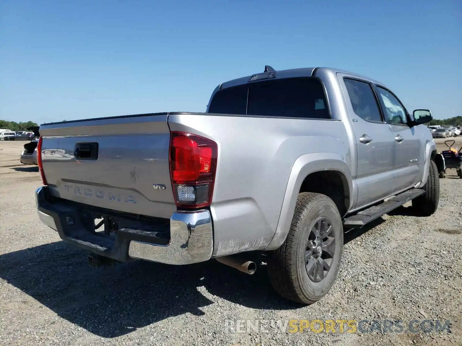 4 Photograph of a damaged car 3TMAZ5CN9LM131380 TOYOTA TACOMA 2020