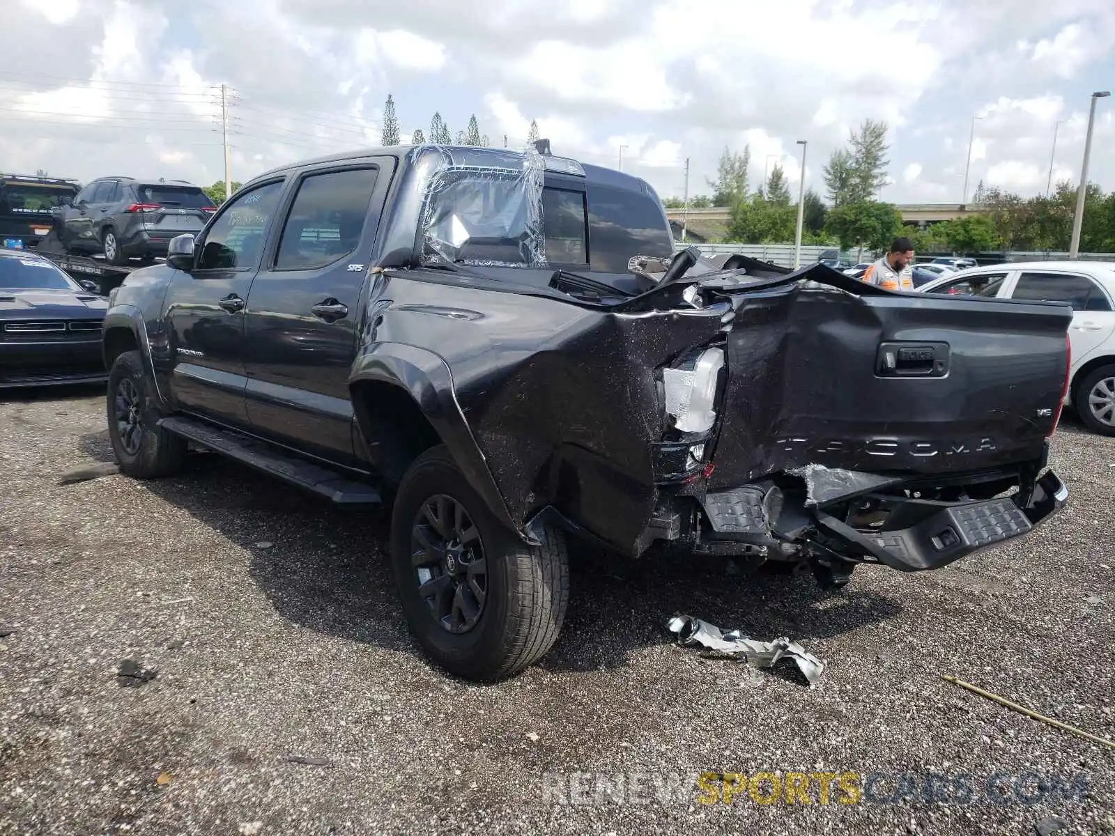 3 Photograph of a damaged car 3TMAZ5CN9LM131637 TOYOTA TACOMA 2020