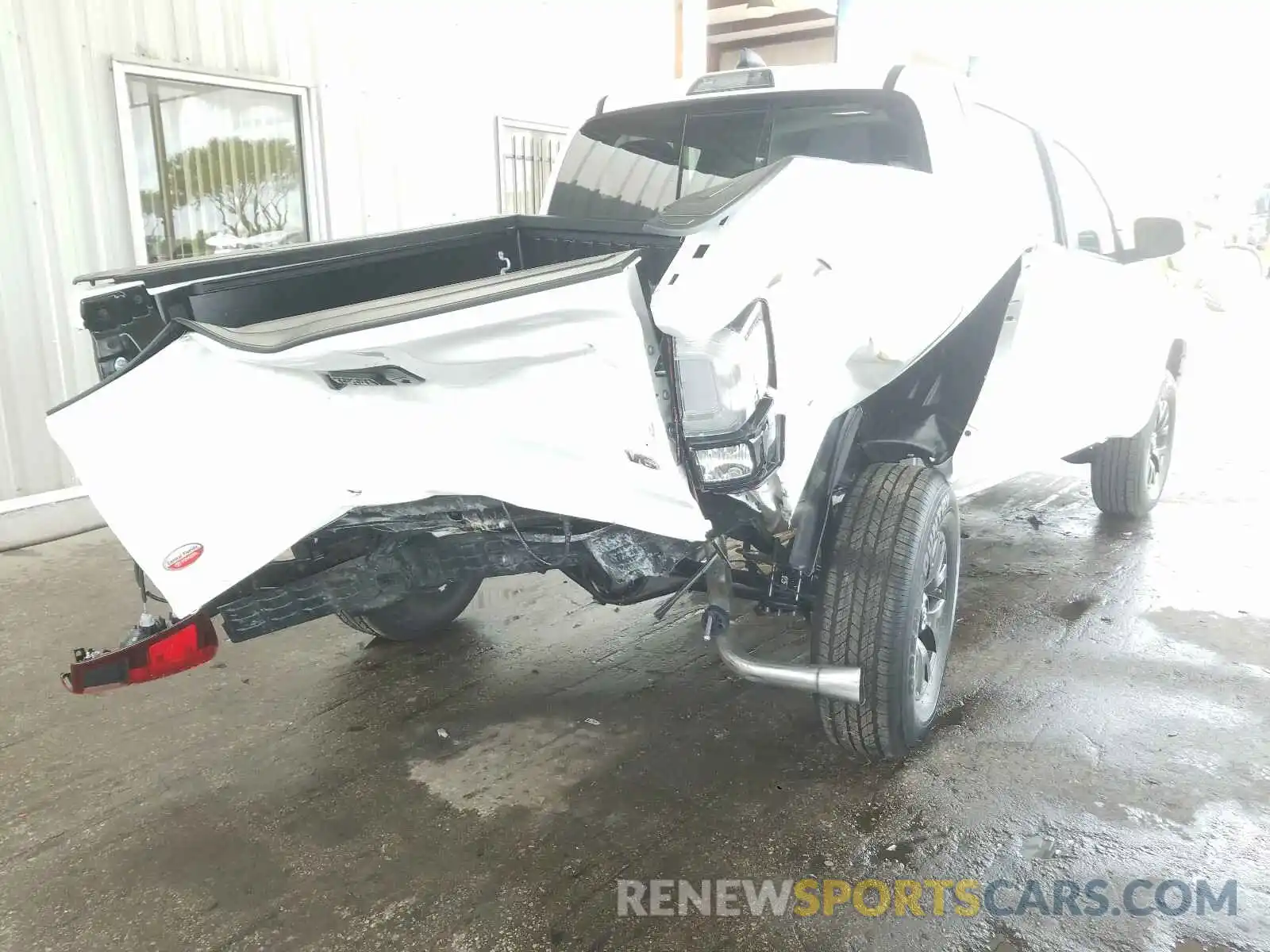 4 Photograph of a damaged car 3TMAZ5CN9LM132996 TOYOTA TACOMA 2020