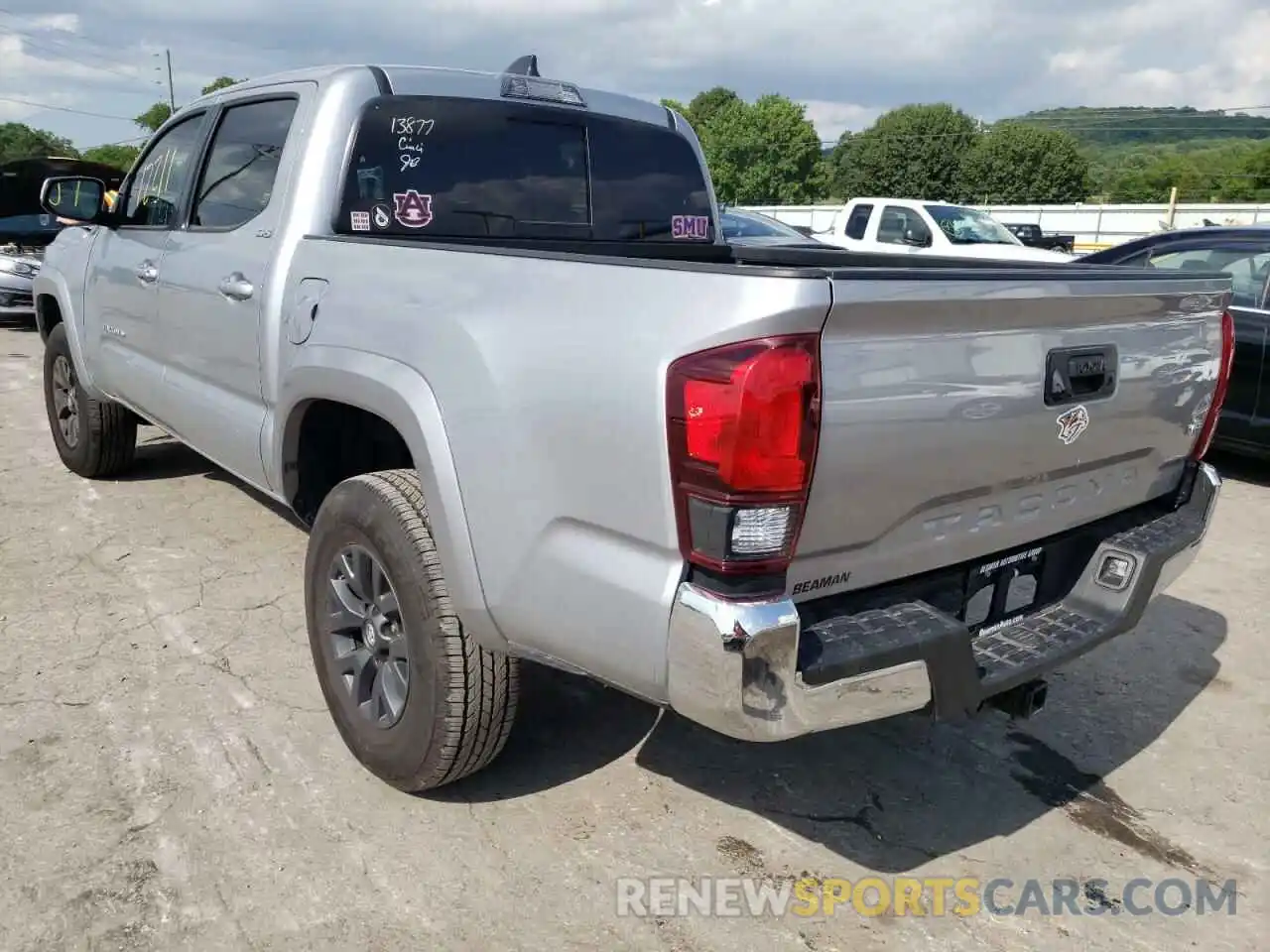 3 Photograph of a damaged car 3TMAZ5CN9LM133243 TOYOTA TACOMA 2020