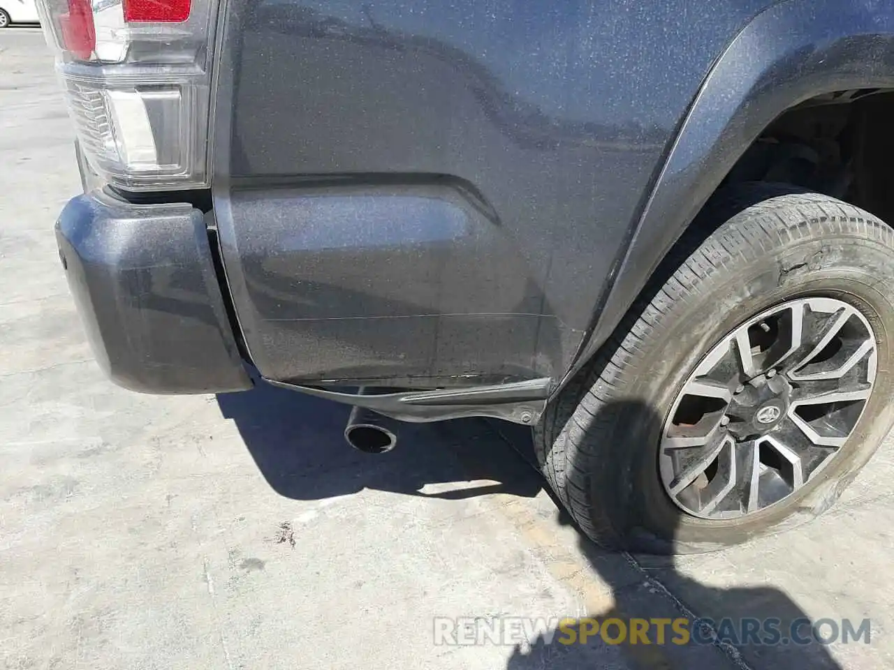 9 Photograph of a damaged car 3TMAZ5CN9LM135588 TOYOTA TACOMA 2020