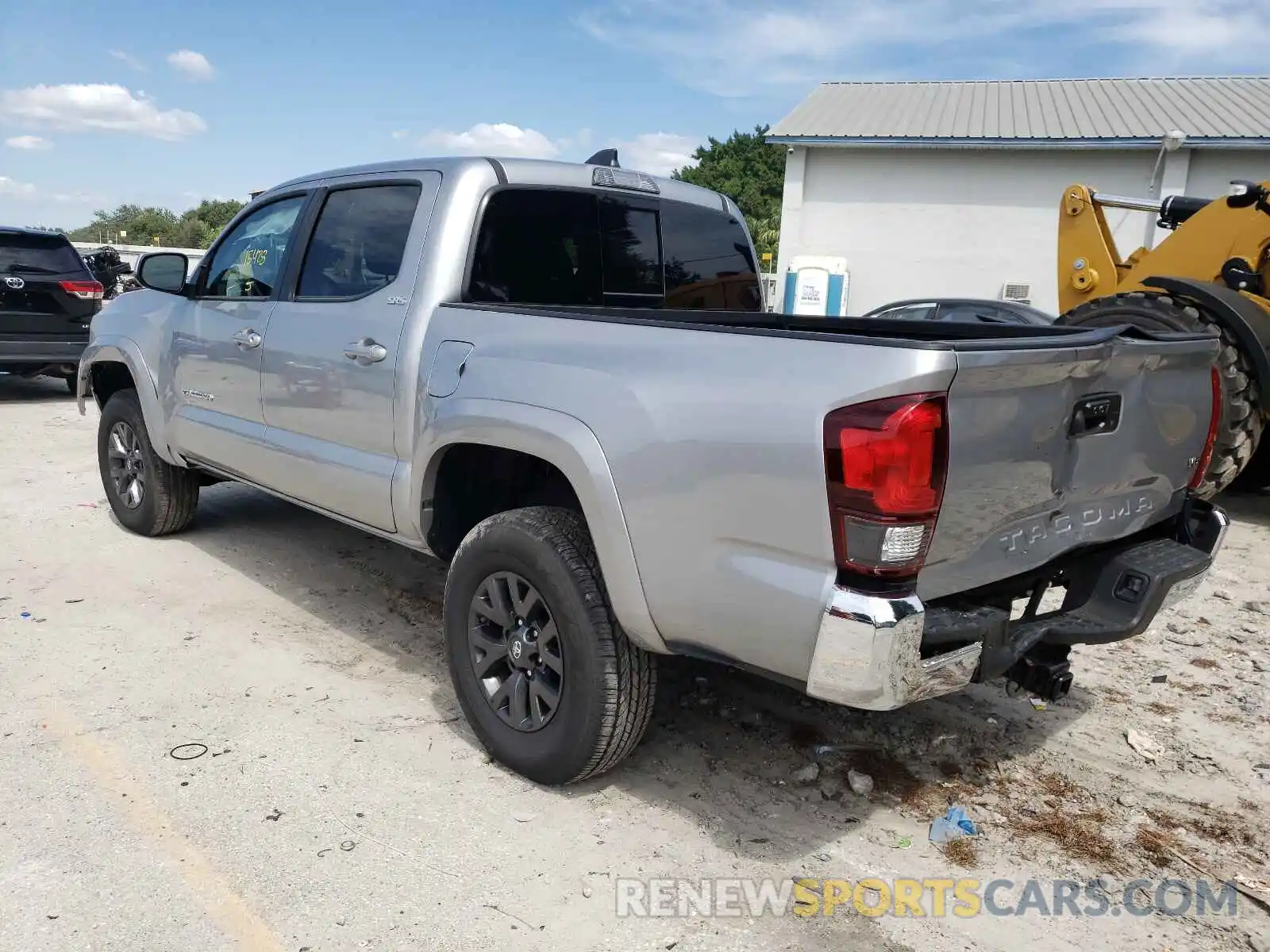 3 Photograph of a damaged car 3TMAZ5CN9LM135932 TOYOTA TACOMA 2020