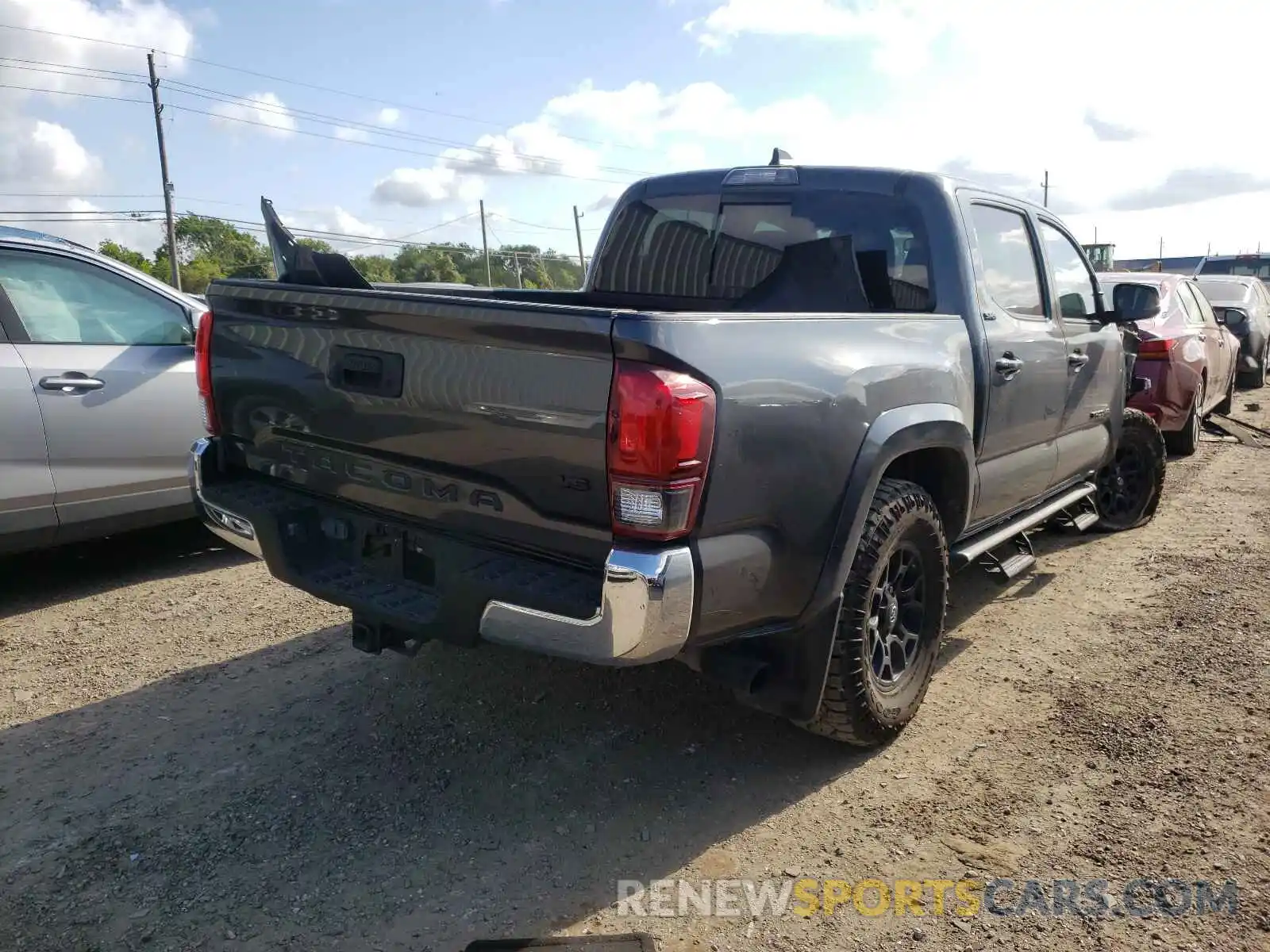 4 Photograph of a damaged car 3TMAZ5CNXLM119657 TOYOTA TACOMA 2020